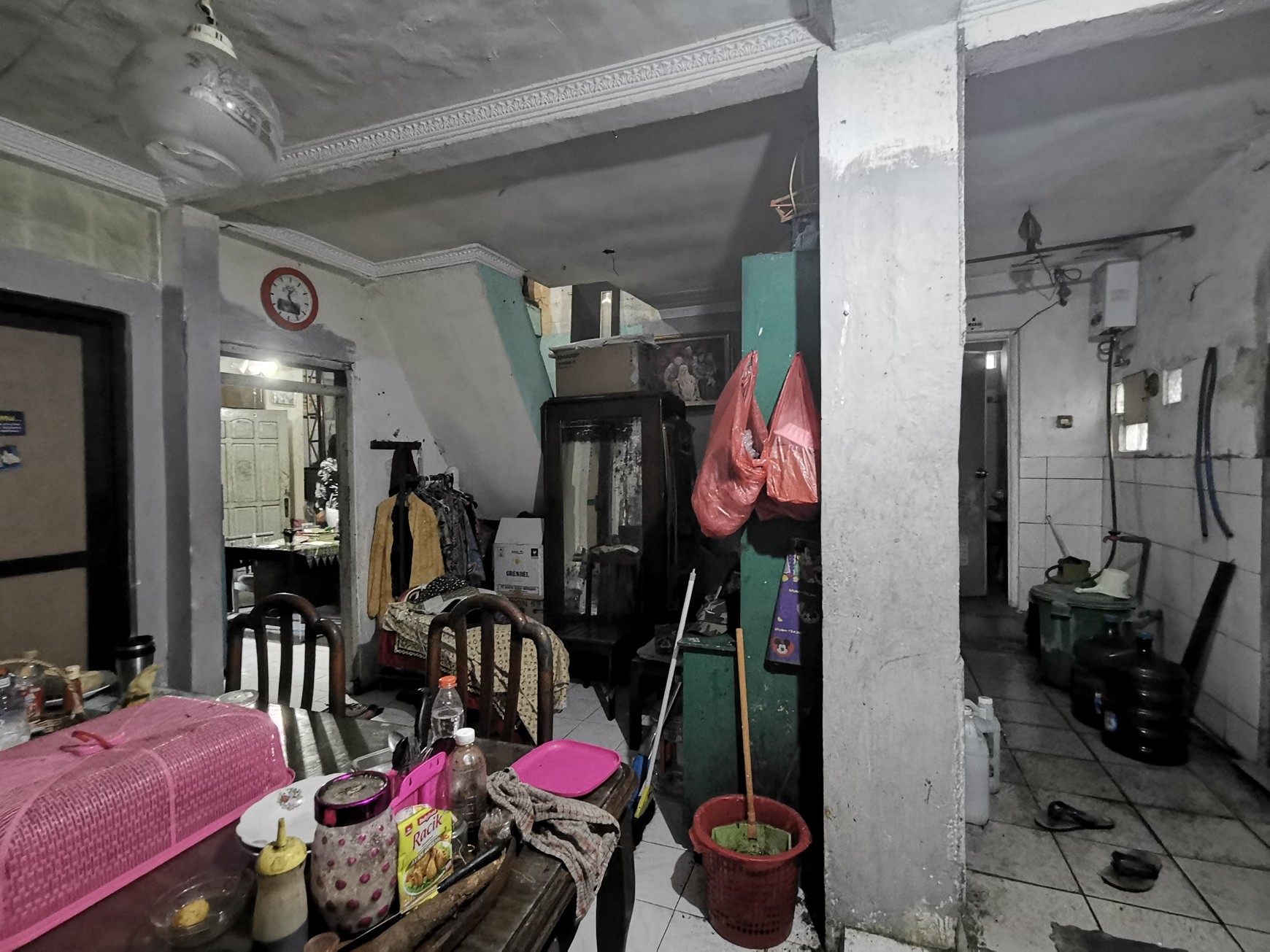 Rumah 2 Lantai Strategis di Jalan Raya MERR, Cocok untuk Hunian, Usaha, Kantor