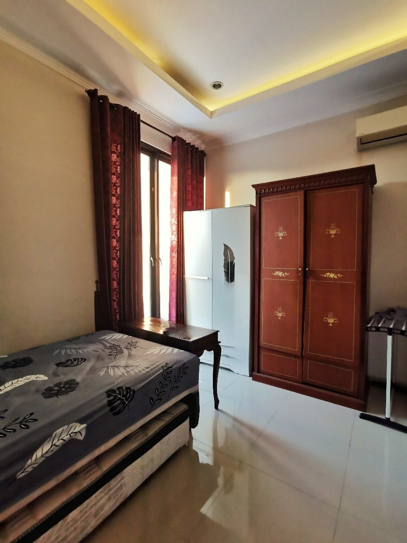 RUMAH 2 LANTAI LOKASI STRATEGIS KEDUNG BARUK, RUNGKUT SURABAYA