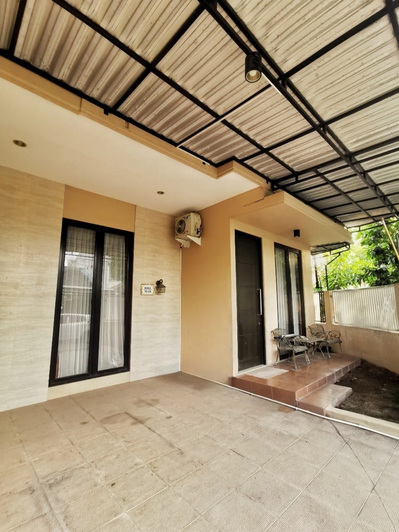 RUMAH 2 LANTAI LOKASI STRATEGIS KEDUNG BARUK, RUNGKUT SURABAYA