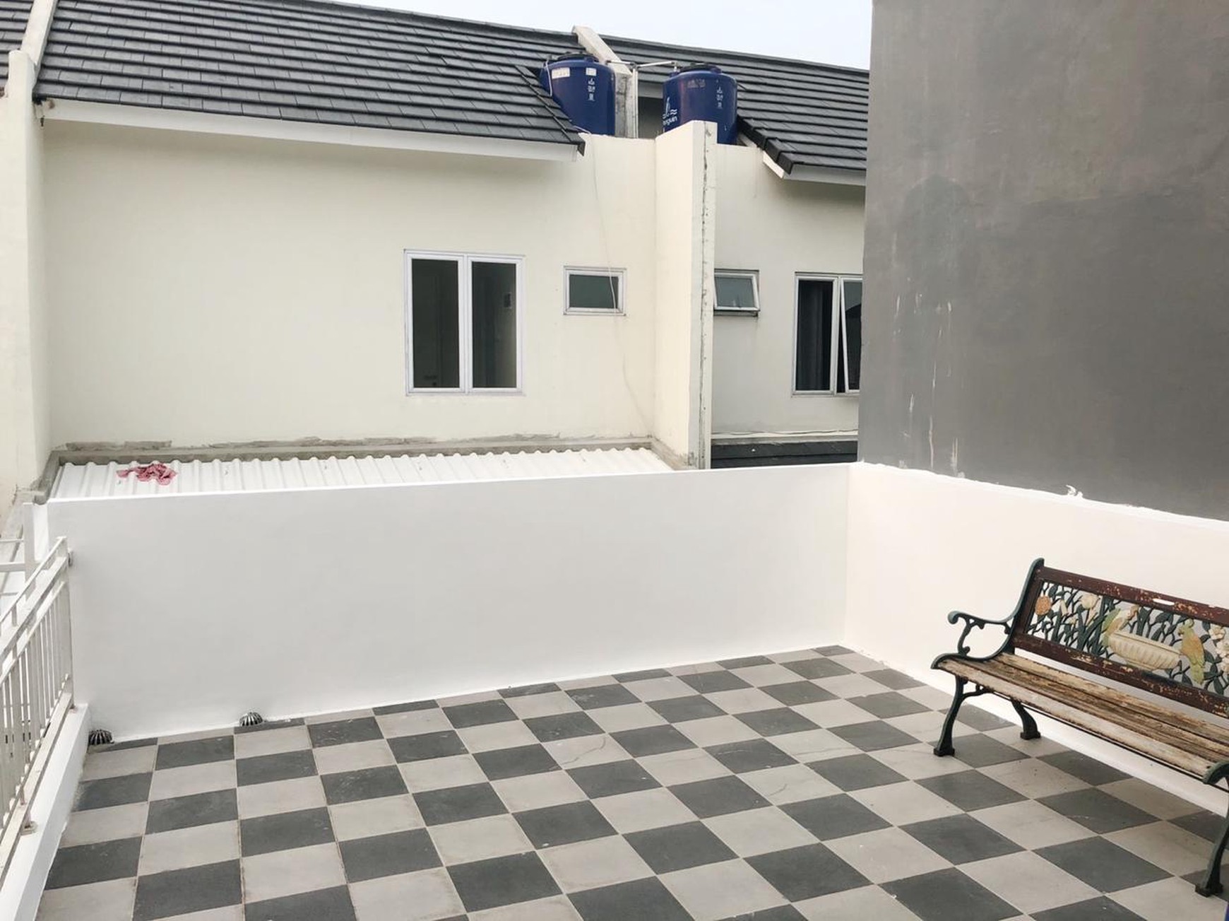 Rumah Cantik Semi Furnished  di Bukit Dago
