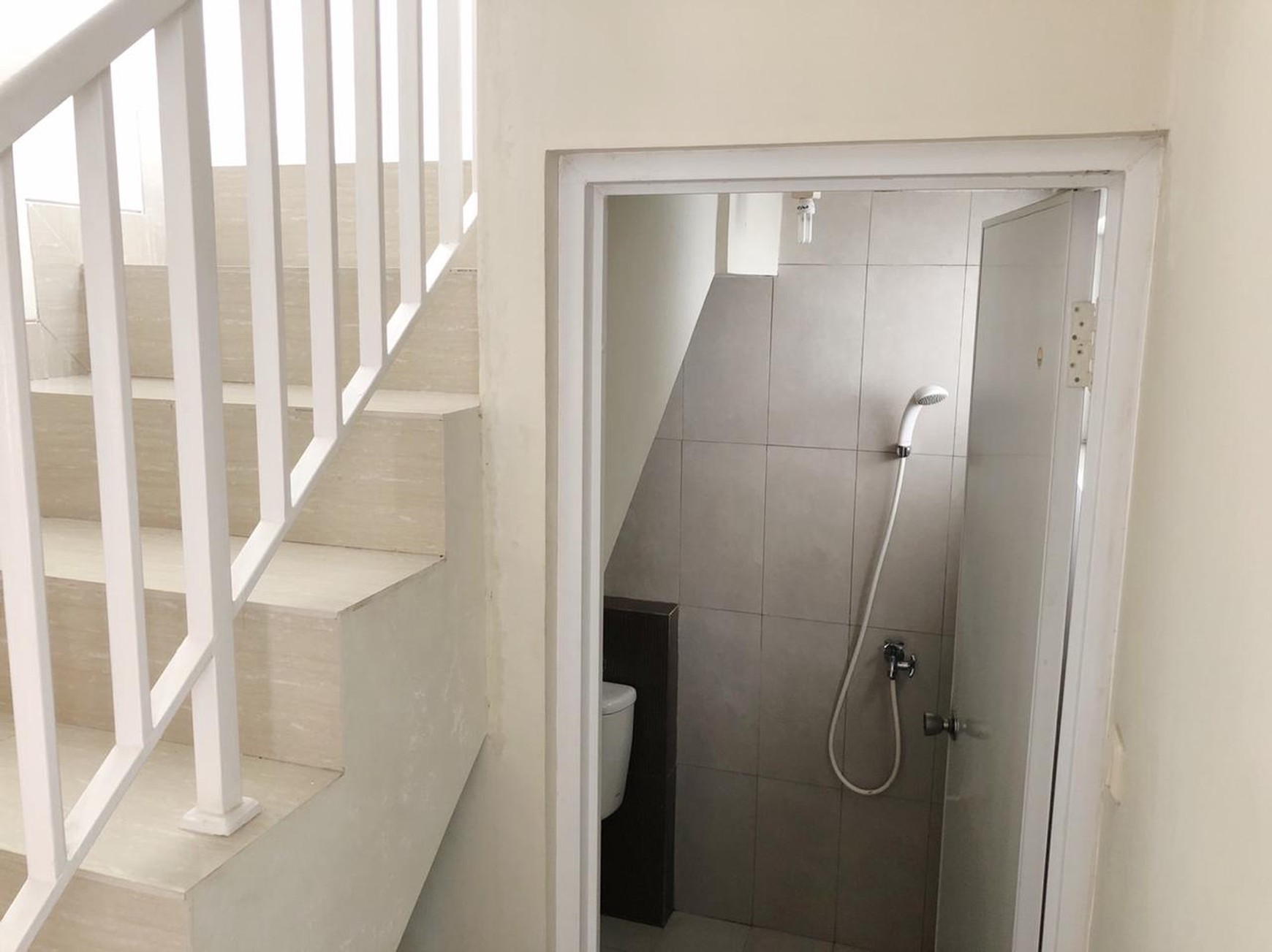 Rumah Cantik Semi Furnished  di Bukit Dago