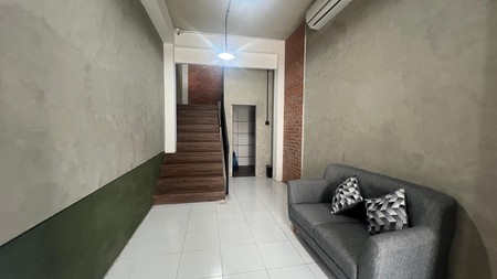 ruang kantor di ampera tb simatupang furnish jakarta selatan 