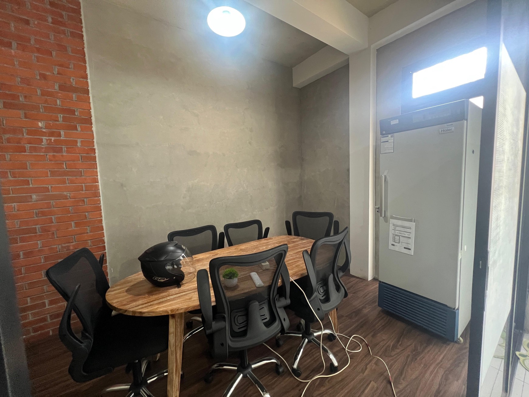 ruang kantor di ampera tb simatupang furnish jakarta selatan 