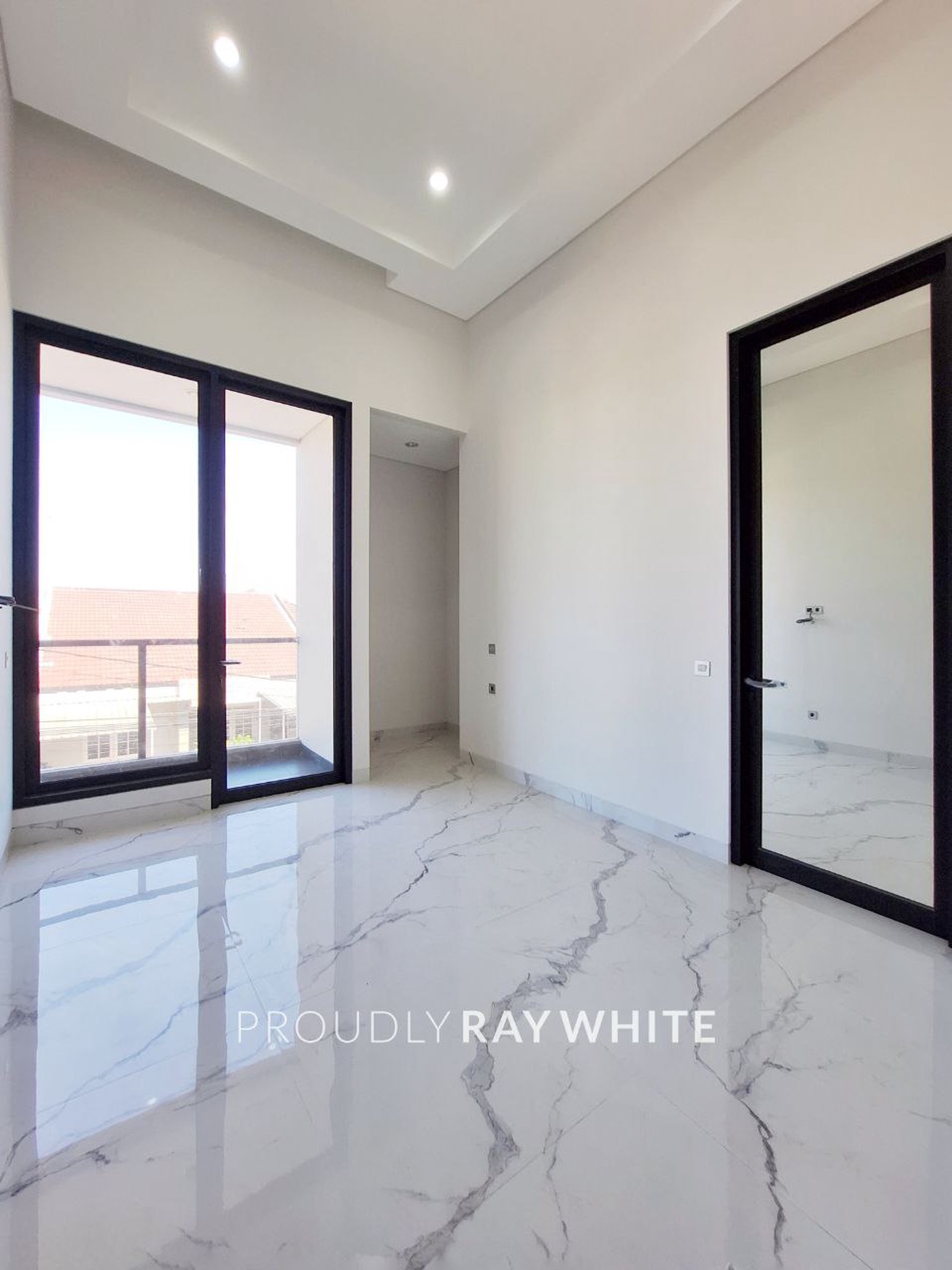 RUMAH MEWAH BARU GRESH, MANYAR JAYA SURABAYA