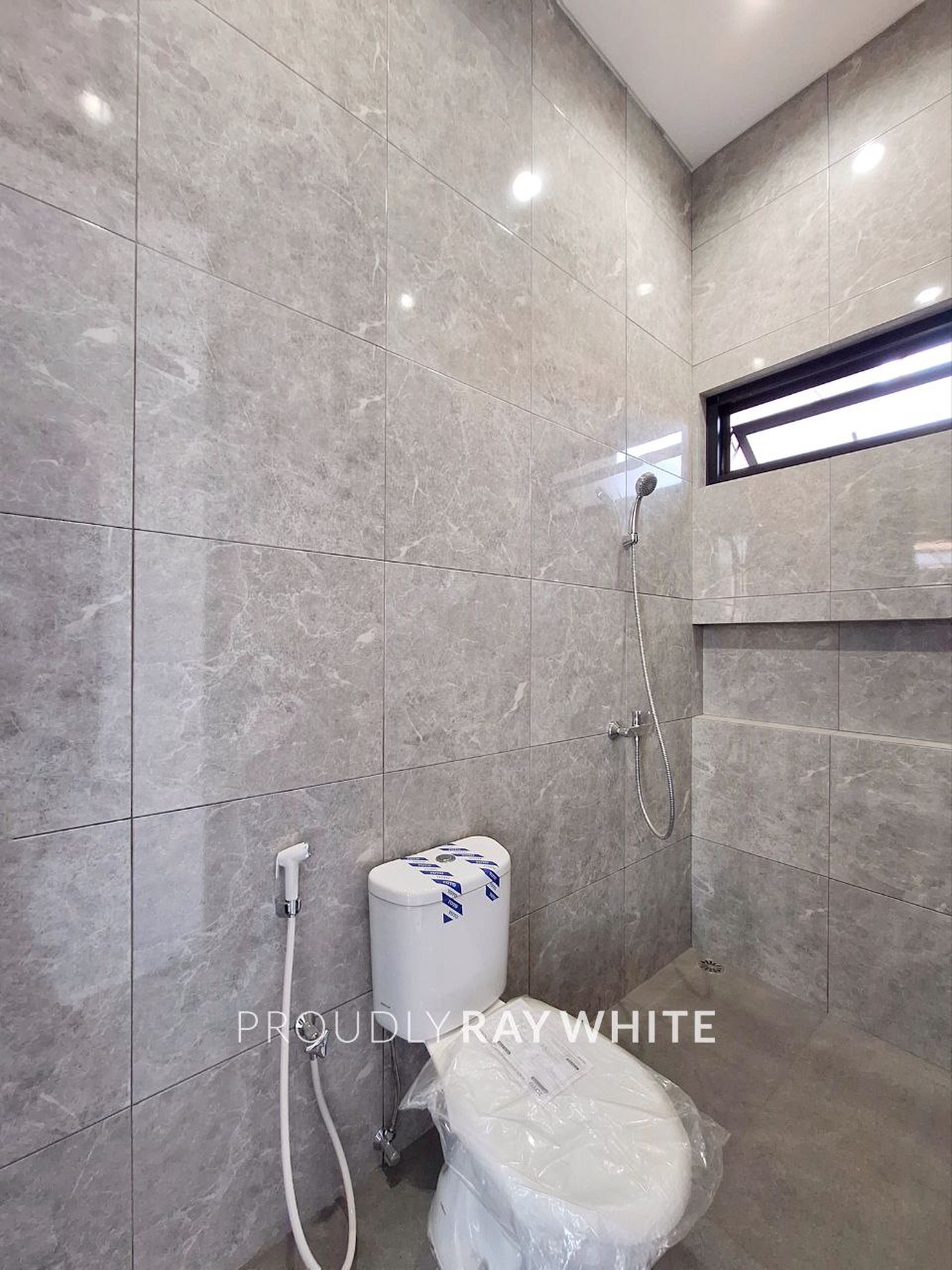 RUMAH MEWAH BARU GRESH, MANYAR JAYA SURABAYA