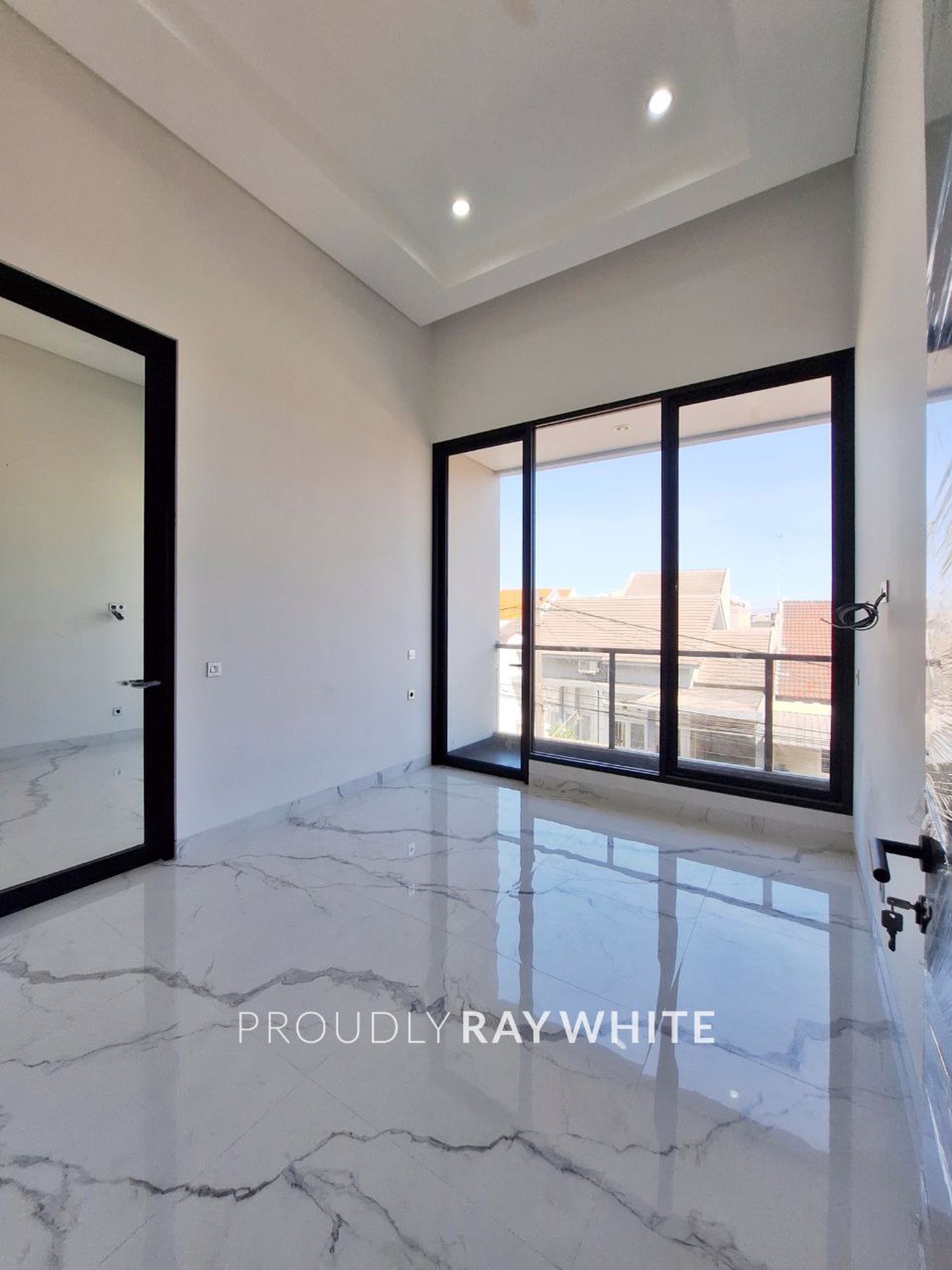 RUMAH MEWAH BARU GRESH, MANYAR JAYA SURABAYA