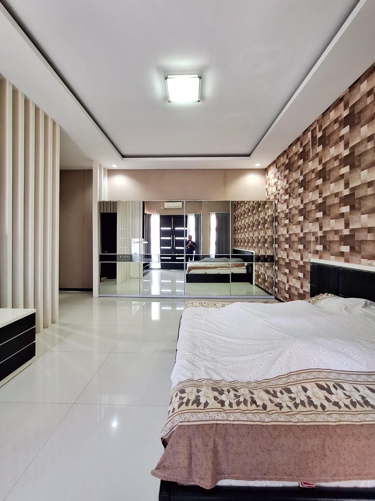 Rumah Mewah Minimalis Modern Siap Huni di Pakuwon City