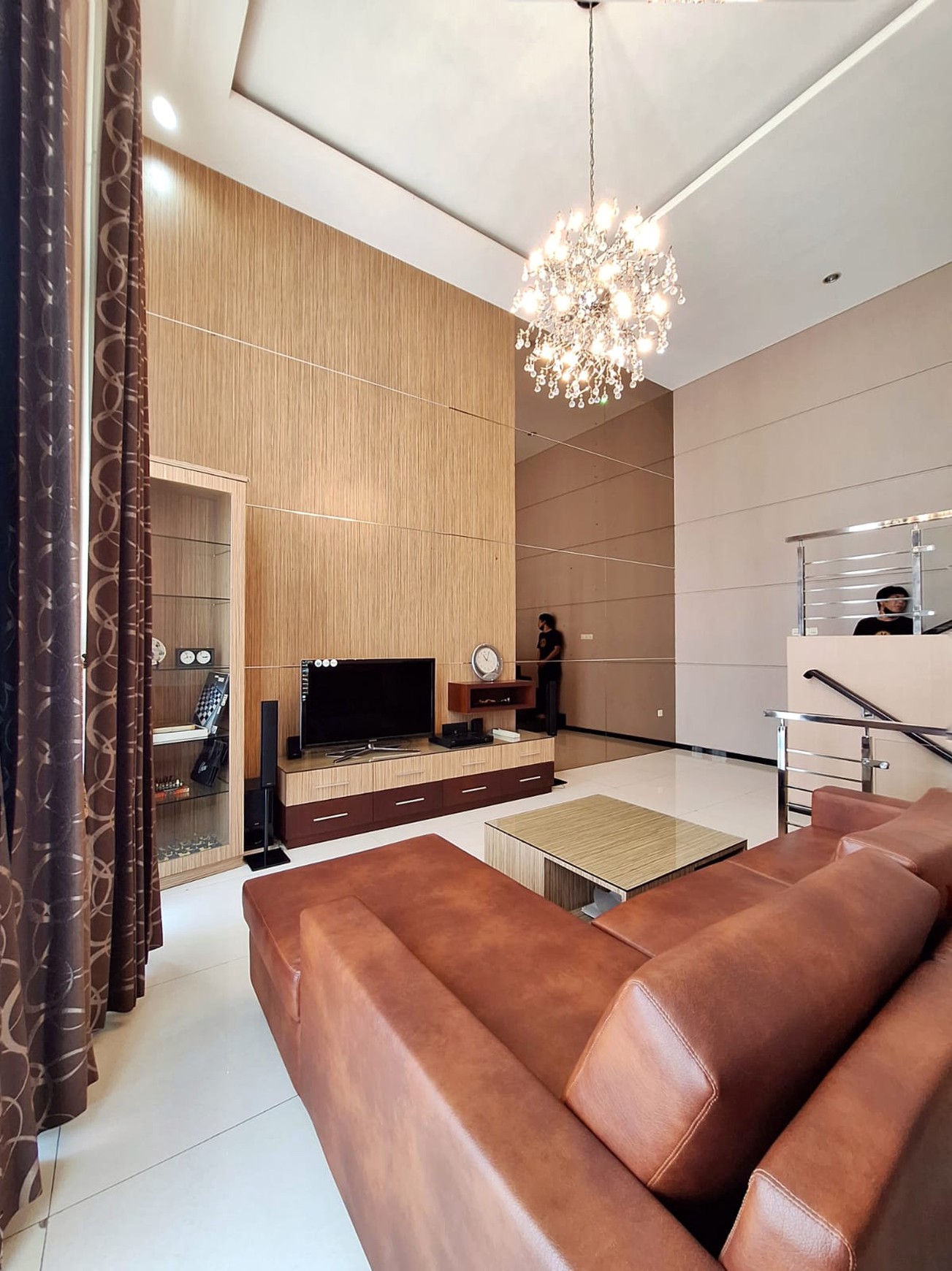 Rumah Mewah Minimalis Modern Siap Huni di Pakuwon City