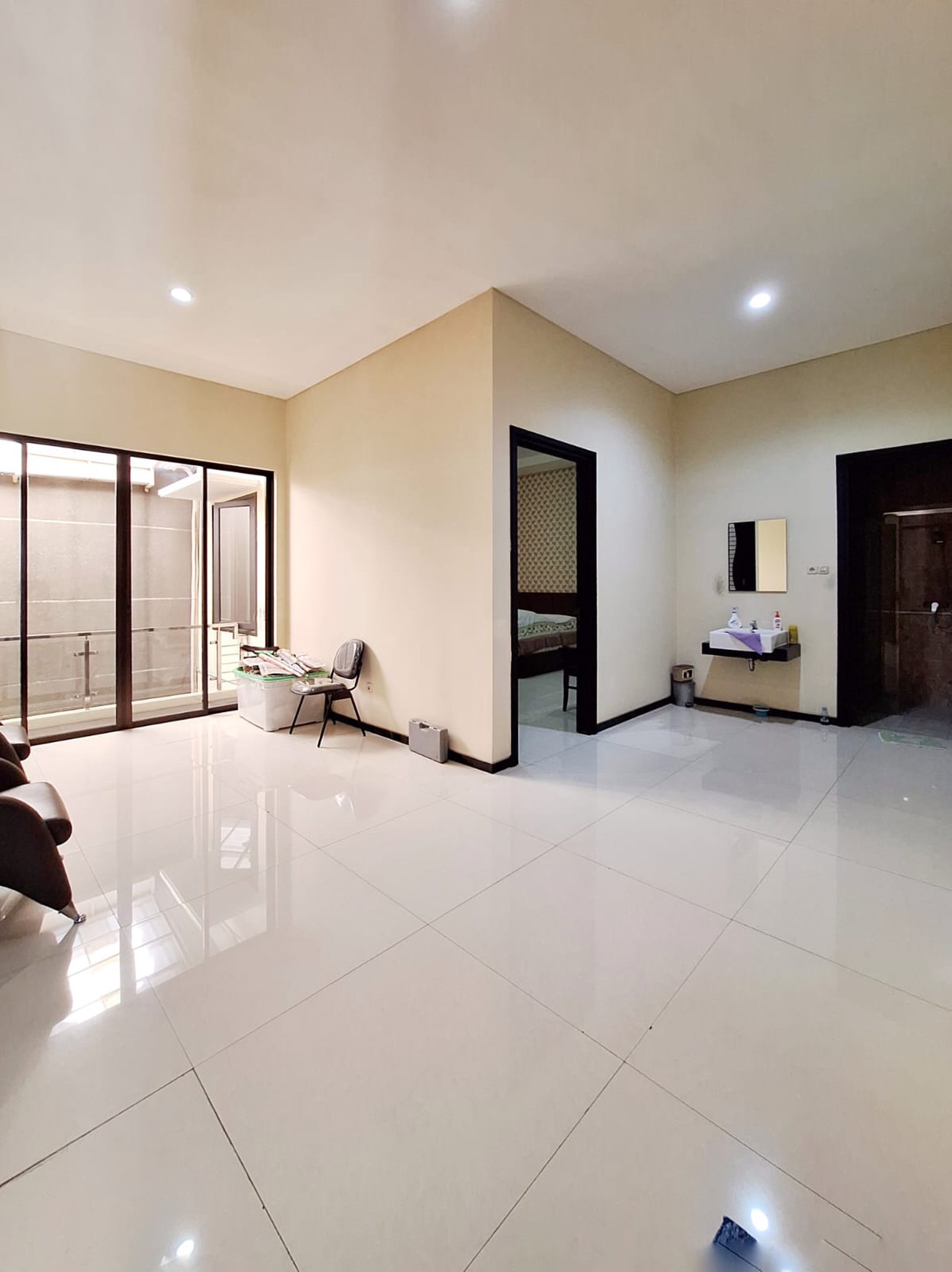 Rumah Mewah Minimalis Modern Siap Huni di Pakuwon City