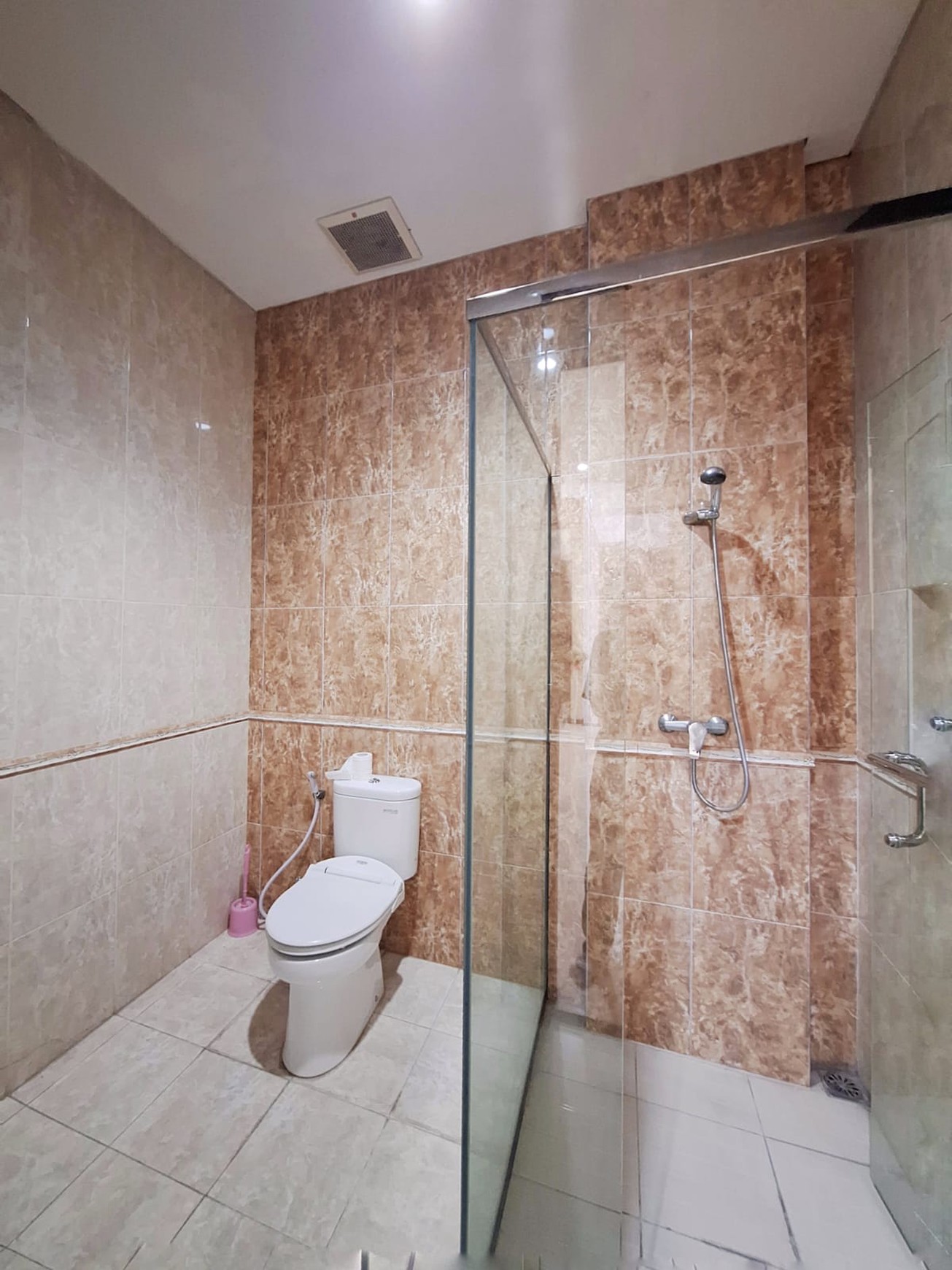 Rumah Mewah Minimalis Modern Siap Huni di Pakuwon City