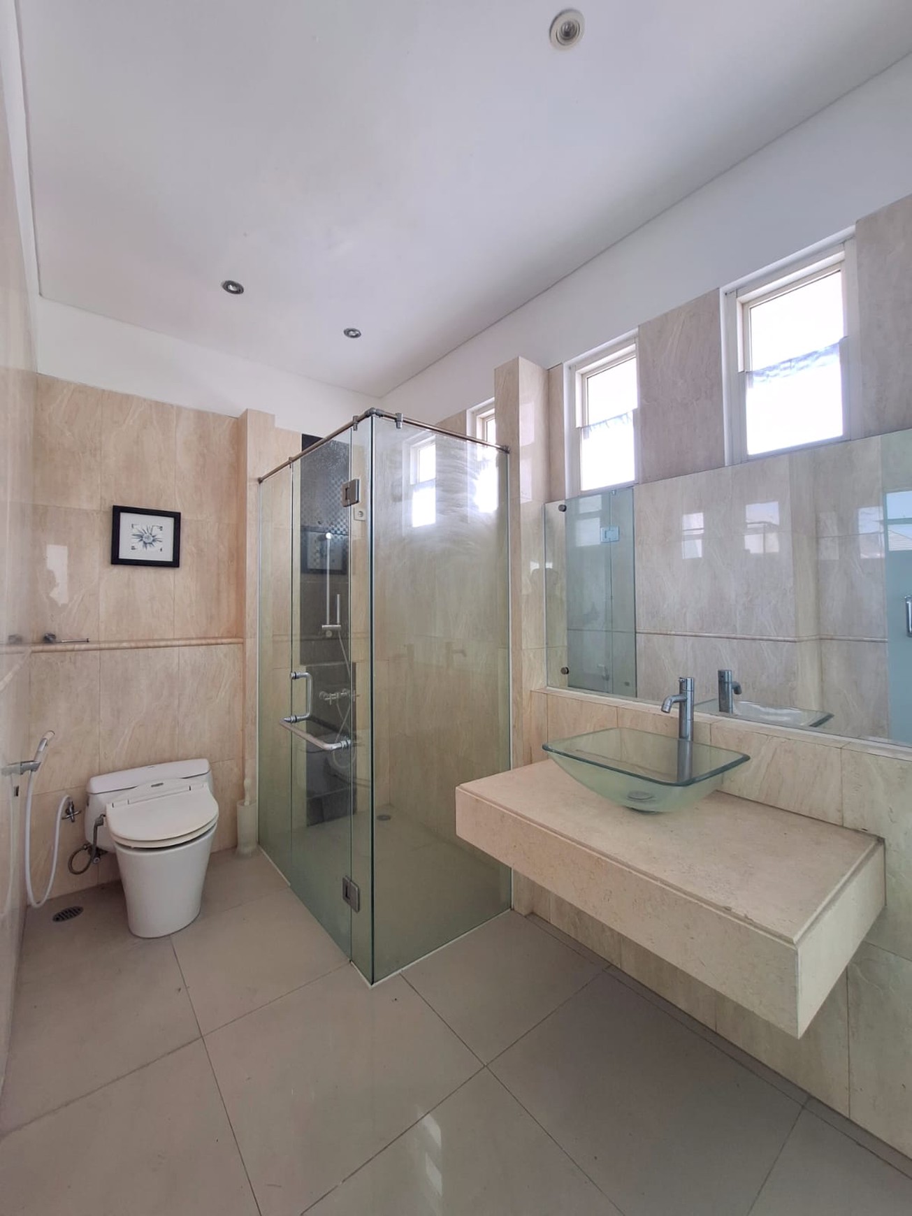 Rumah Mewah 2 Lantai Siap Huni , di Pakuwon City Surabaya