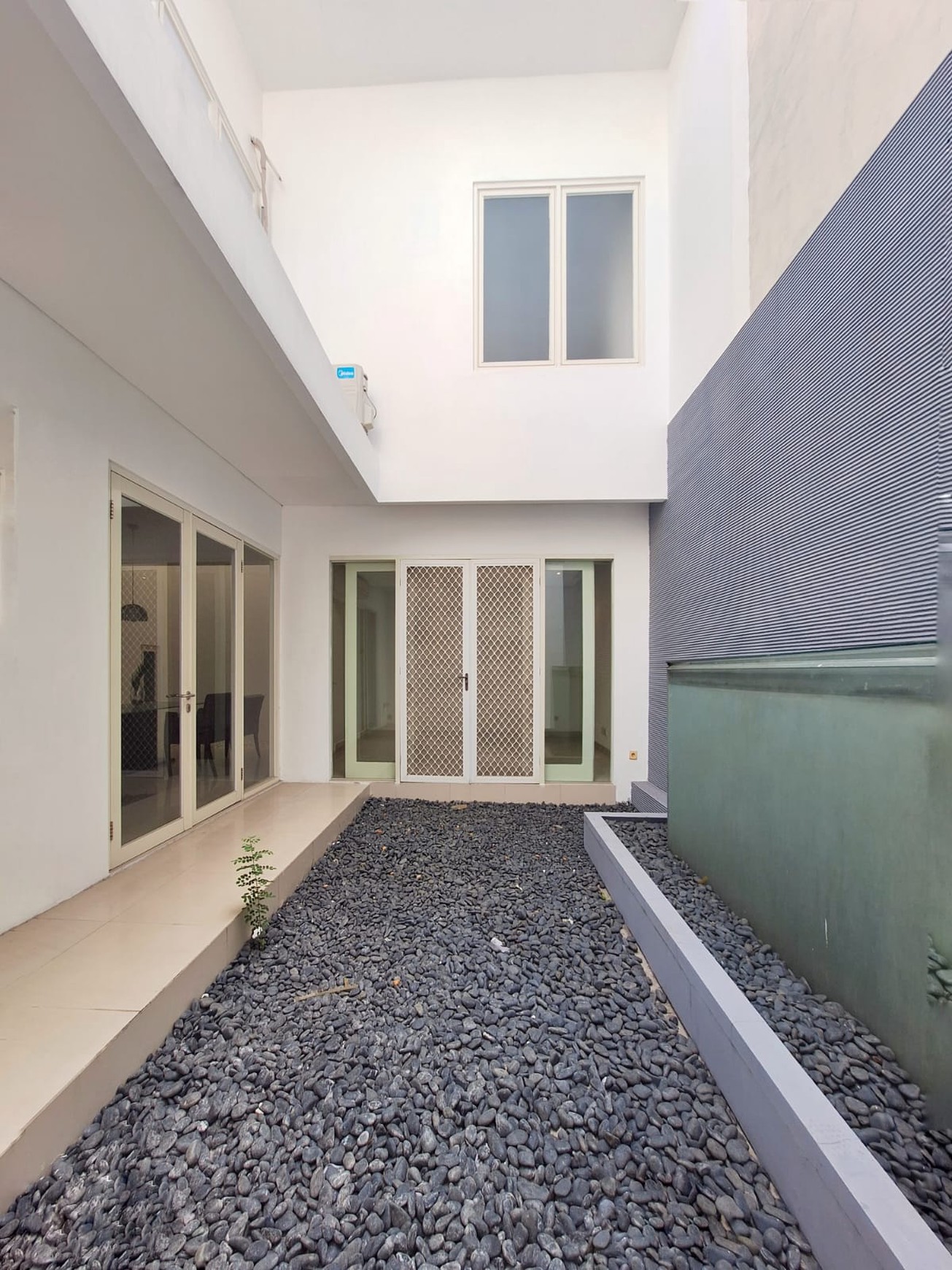 Rumah Mewah 2 Lantai Siap Huni , di Pakuwon City Surabaya