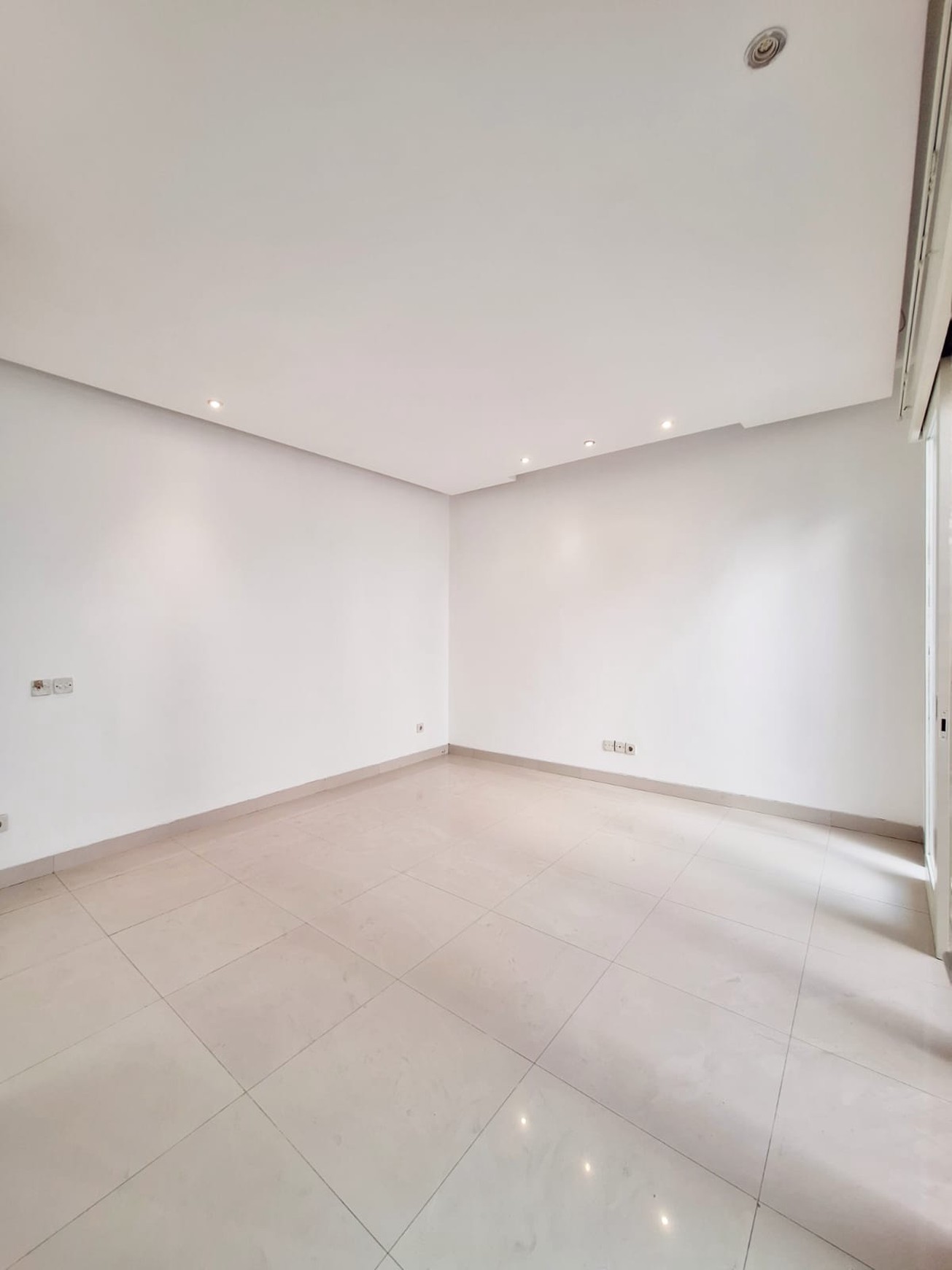 Rumah Mewah 2 Lantai Siap Huni , di Pakuwon City Surabaya