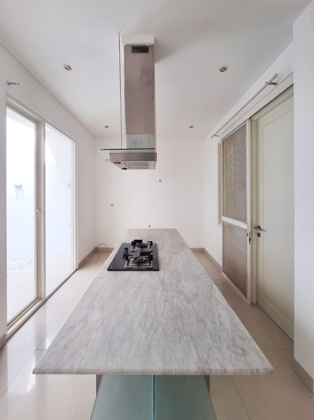 Rumah Mewah 2 Lantai Siap Huni , di Pakuwon City Surabaya