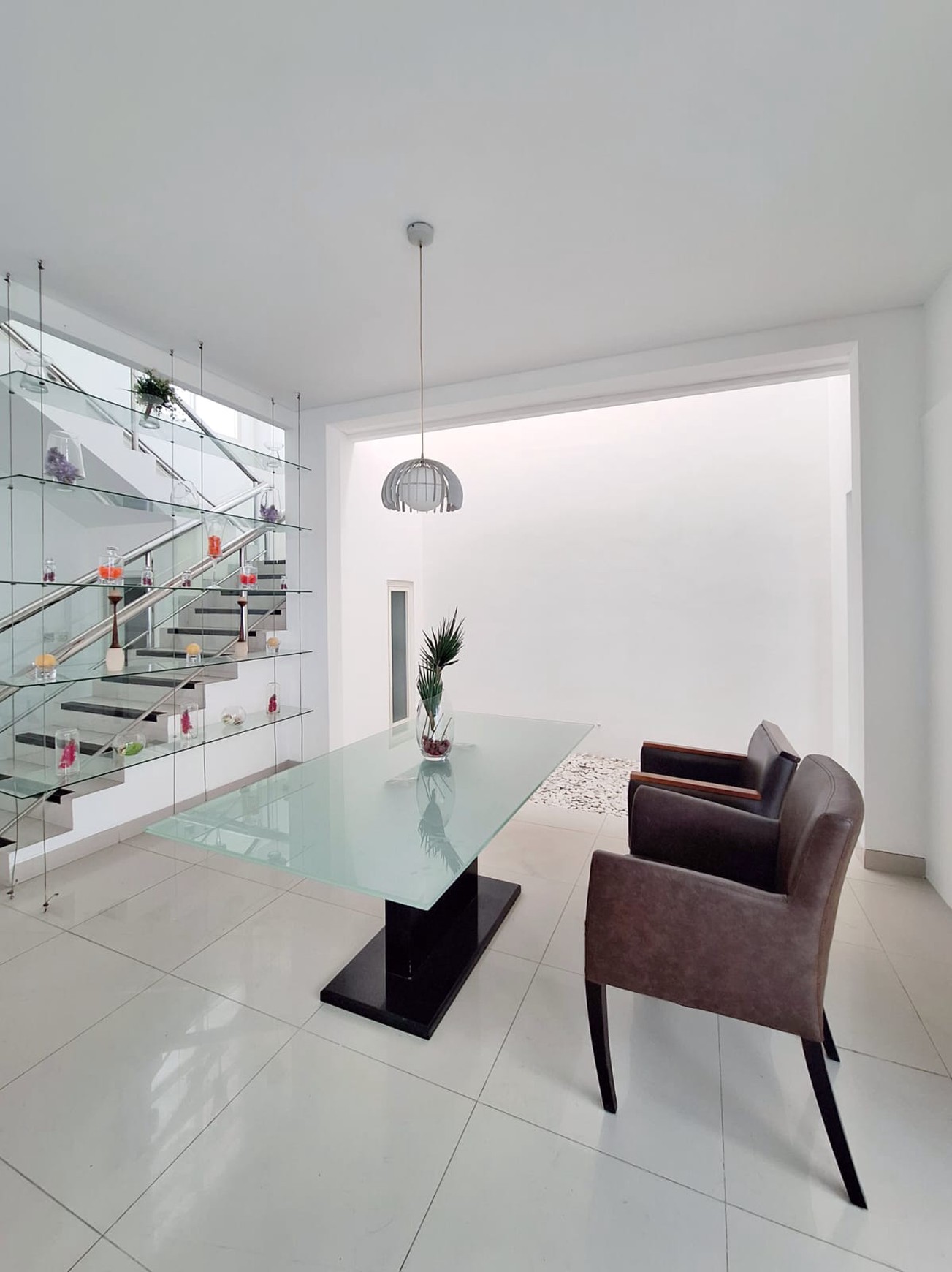 Rumah Mewah 2 Lantai Siap Huni , di Pakuwon City Surabaya