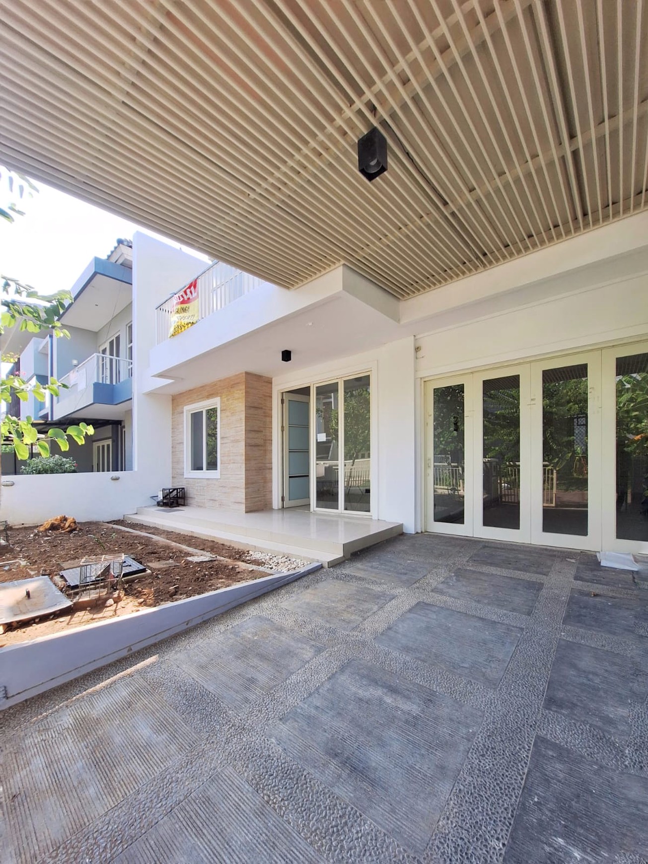 Rumah Mewah 2 Lantai Siap Huni , di Pakuwon City Surabaya