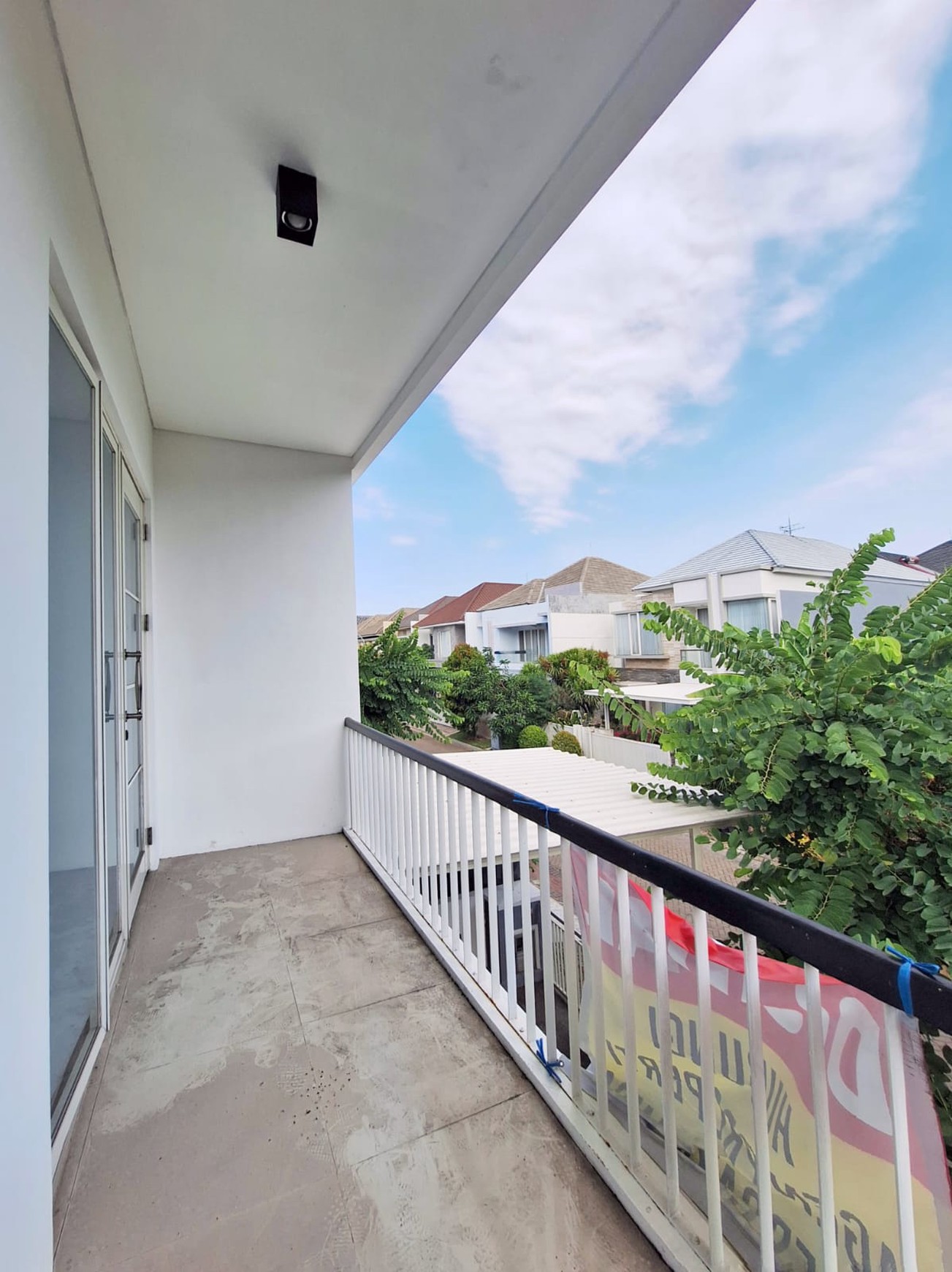 Rumah Mewah 2 Lantai Siap Huni , di Pakuwon City Surabaya