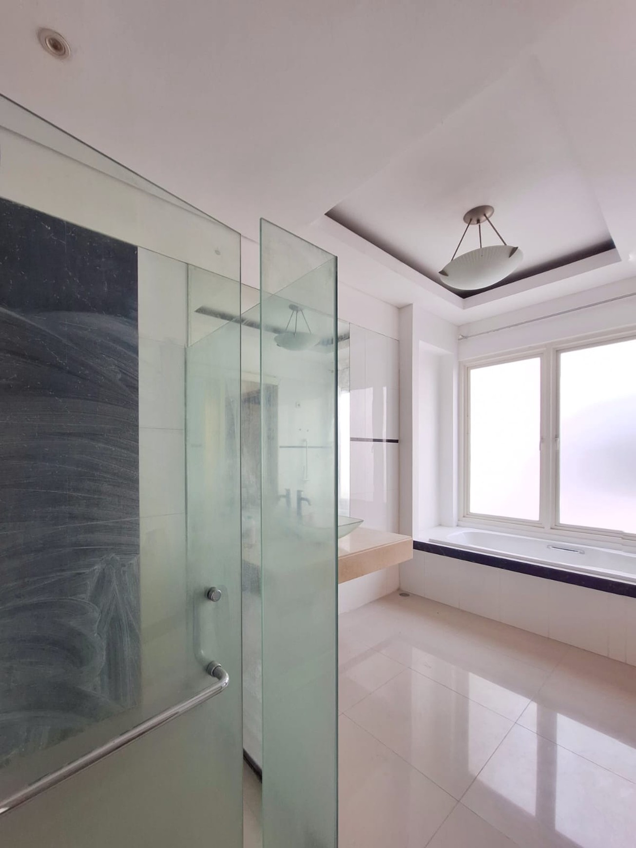 Rumah Mewah 2 Lantai Siap Huni , di Pakuwon City Surabaya