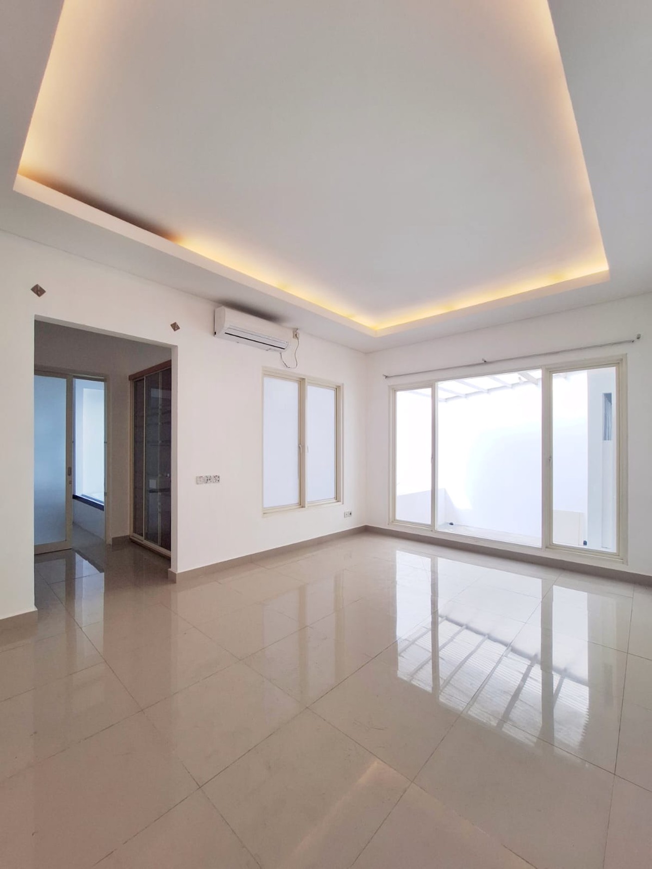 Rumah Mewah 2 Lantai Siap Huni , di Pakuwon City Surabaya