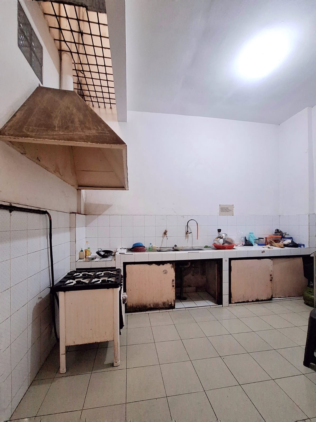 Rumah Kost 26 Kamar Dekat UBAYA Rungkut, Surabaya - Harga Terbaik