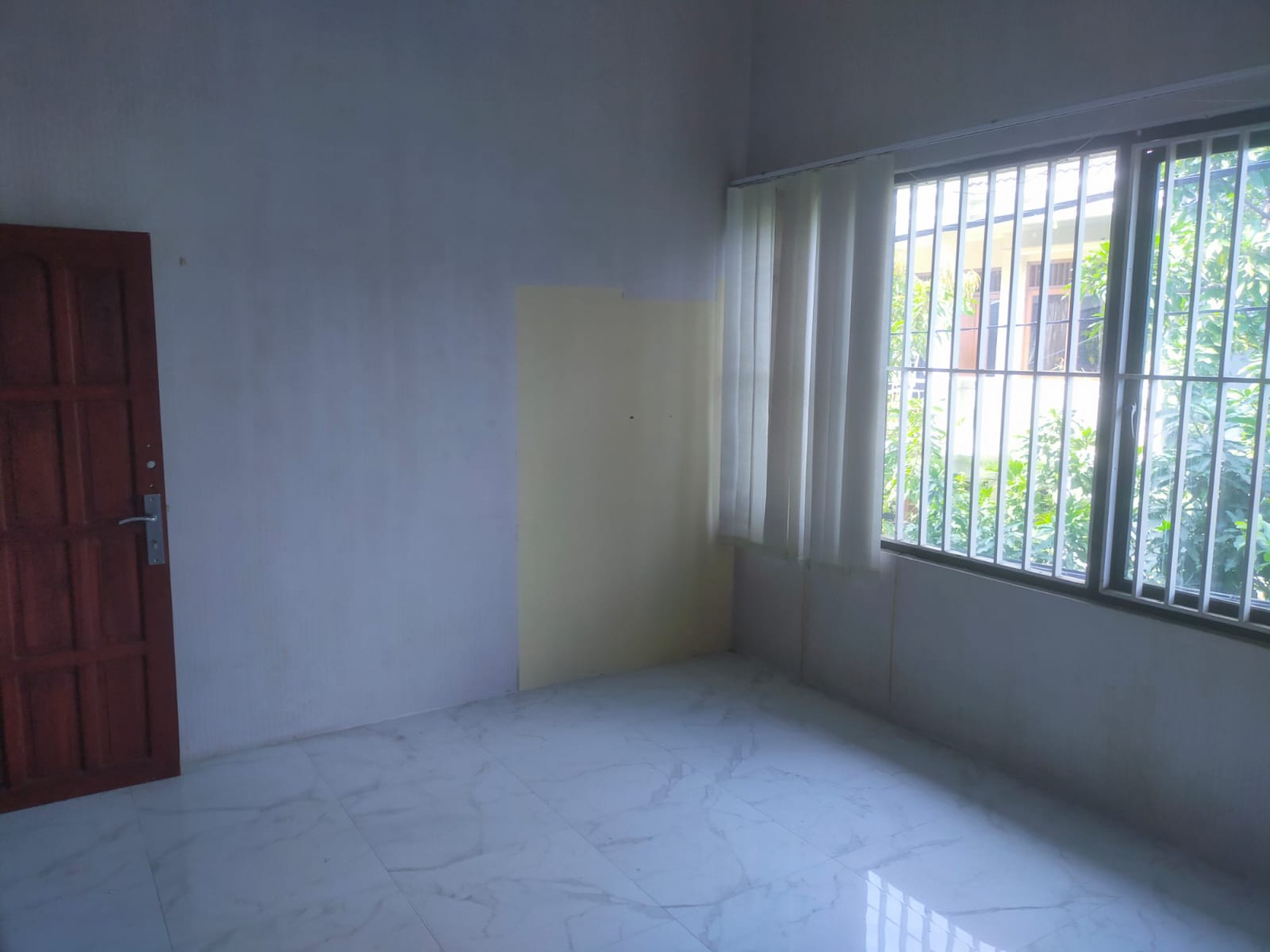 RUMAH NYAMAN SIAP HUNI 2 LANTAI SHM, SEMOLOWARU SURABAYA