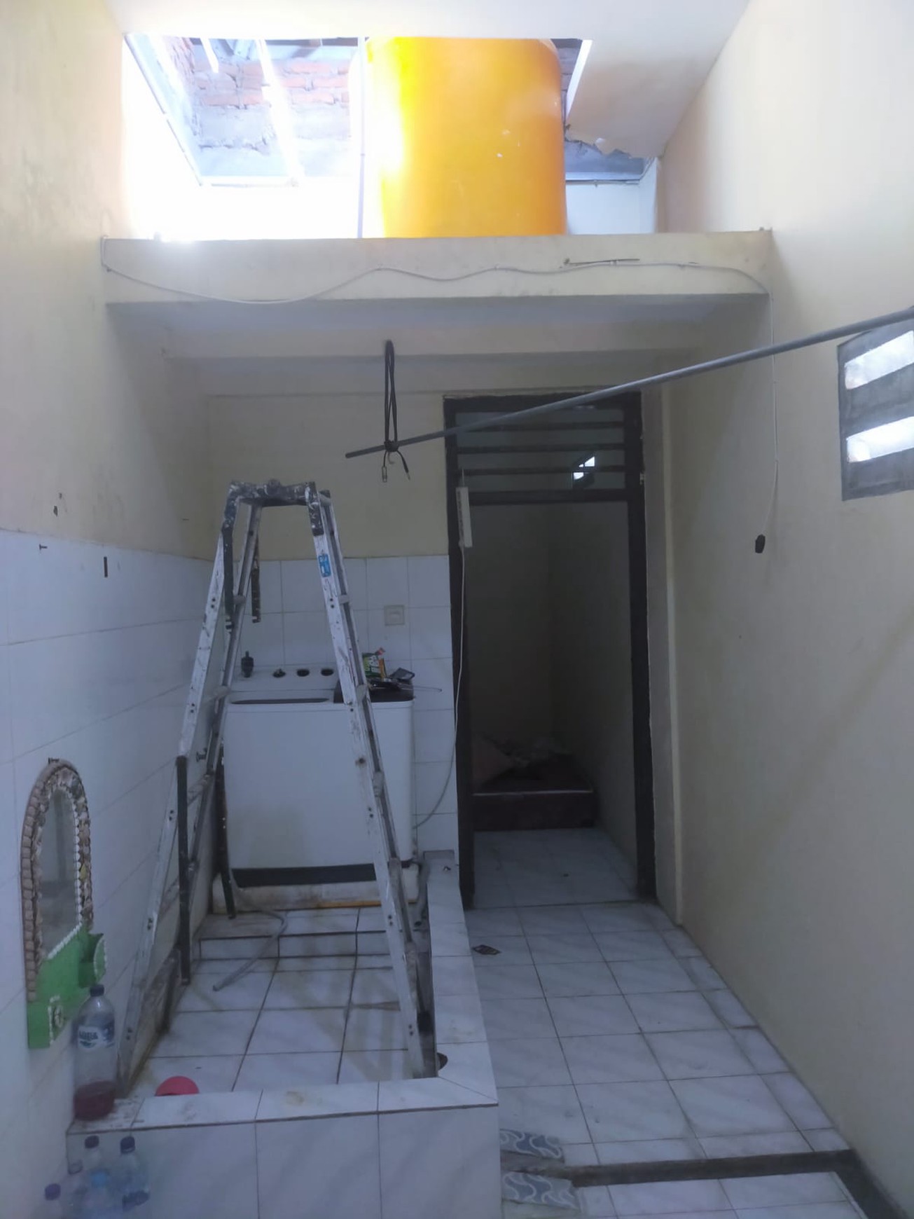 RUMAH NYAMAN SIAP HUNI 2 LANTAI SHM, SEMOLOWARU SURABAYA