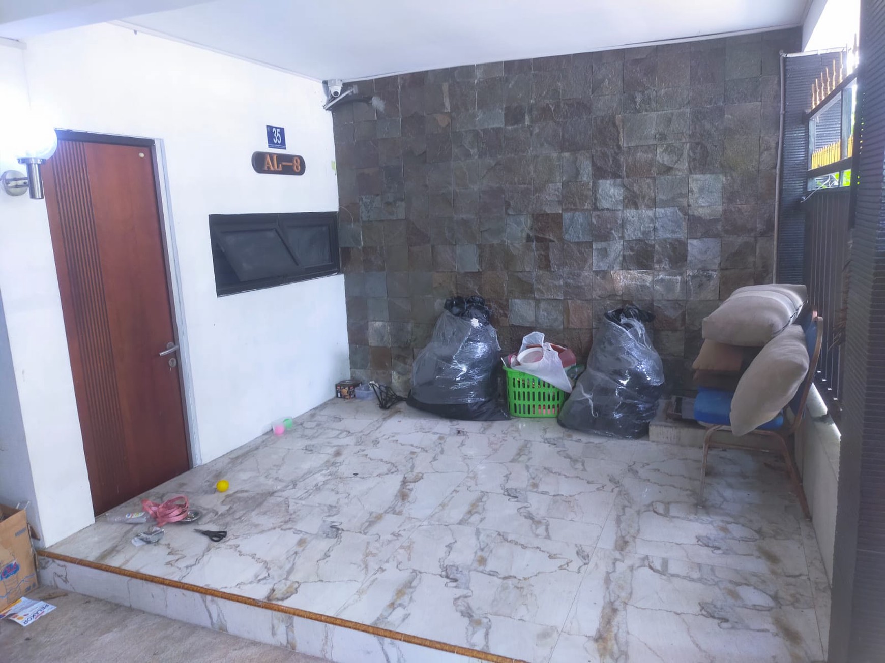 RUMAH NYAMAN SIAP HUNI 2 LANTAI SHM, SEMOLOWARU SURABAYA