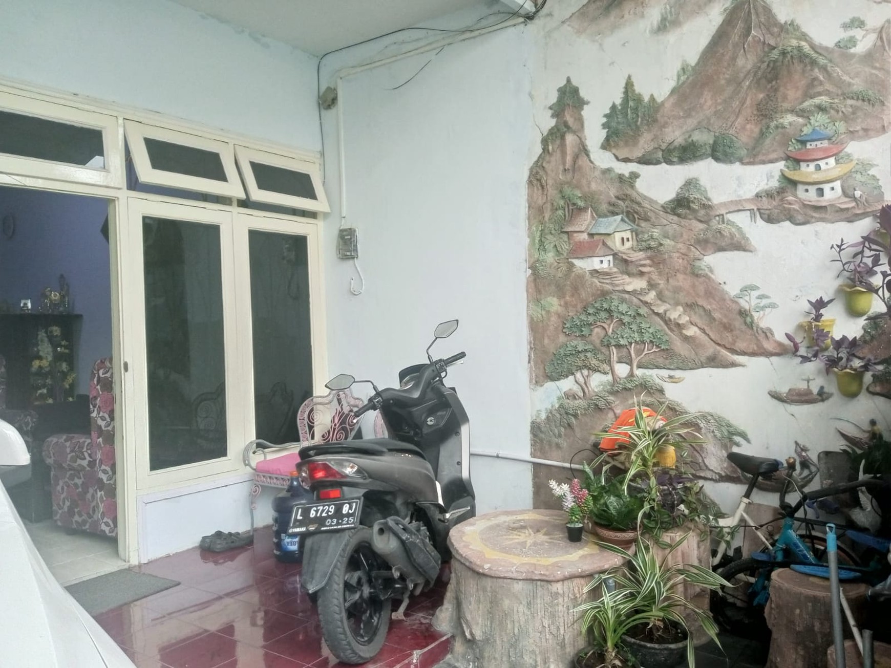 JUA CEPAT RUMAH SIAP HUNI FULL FURNISH DI SEMAMPIR BARAT, SURABAYA