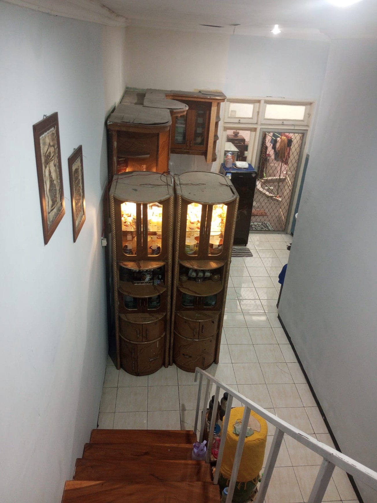 JUA CEPAT RUMAH SIAP HUNI FULL FURNISH DI SEMAMPIR BARAT, SURABAYA