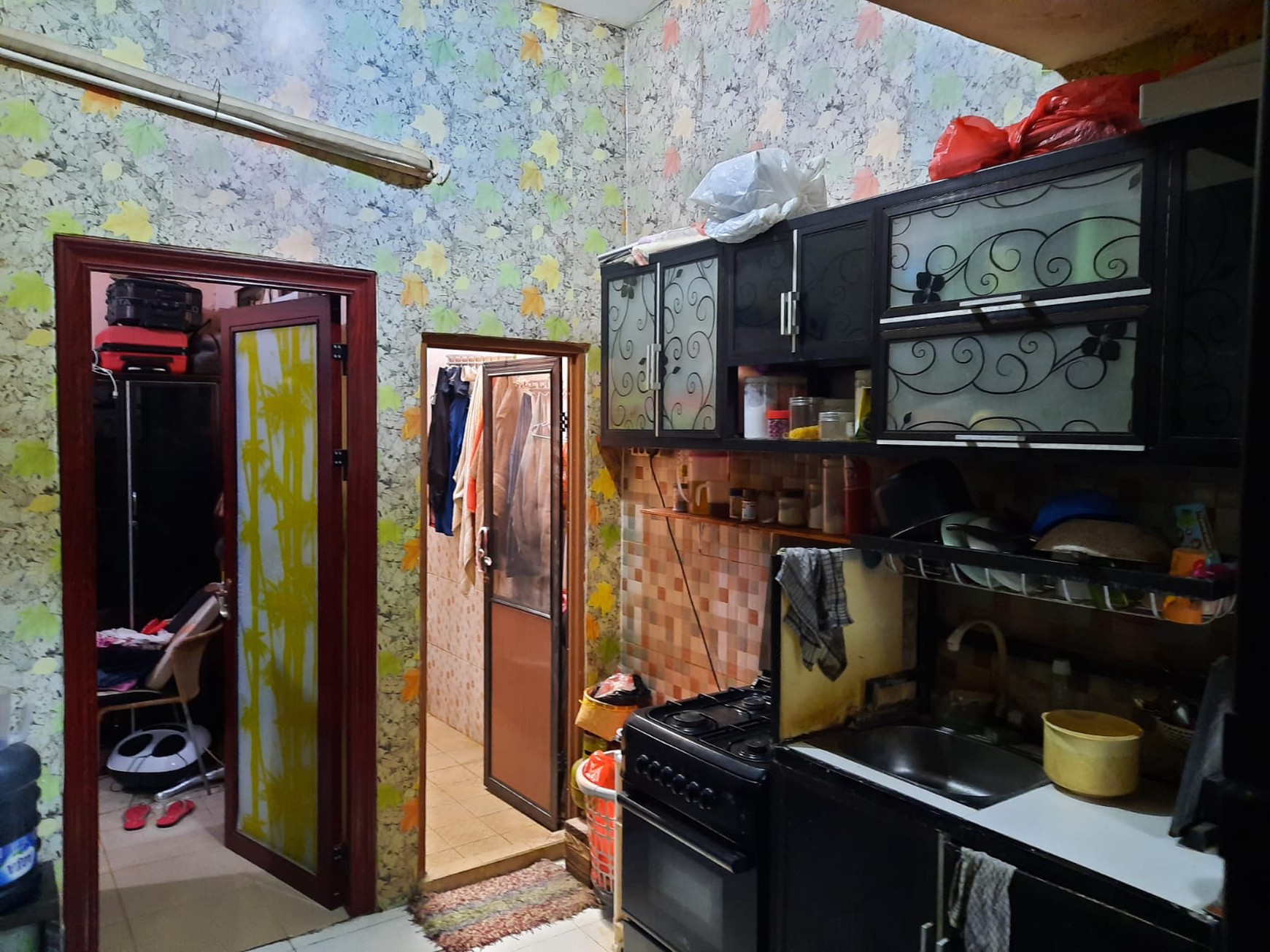 Rumah Luas di Graha Juanda Sidoarjo, 3 Kamar, Bonus AC dan Furnitur, Siap Huni!