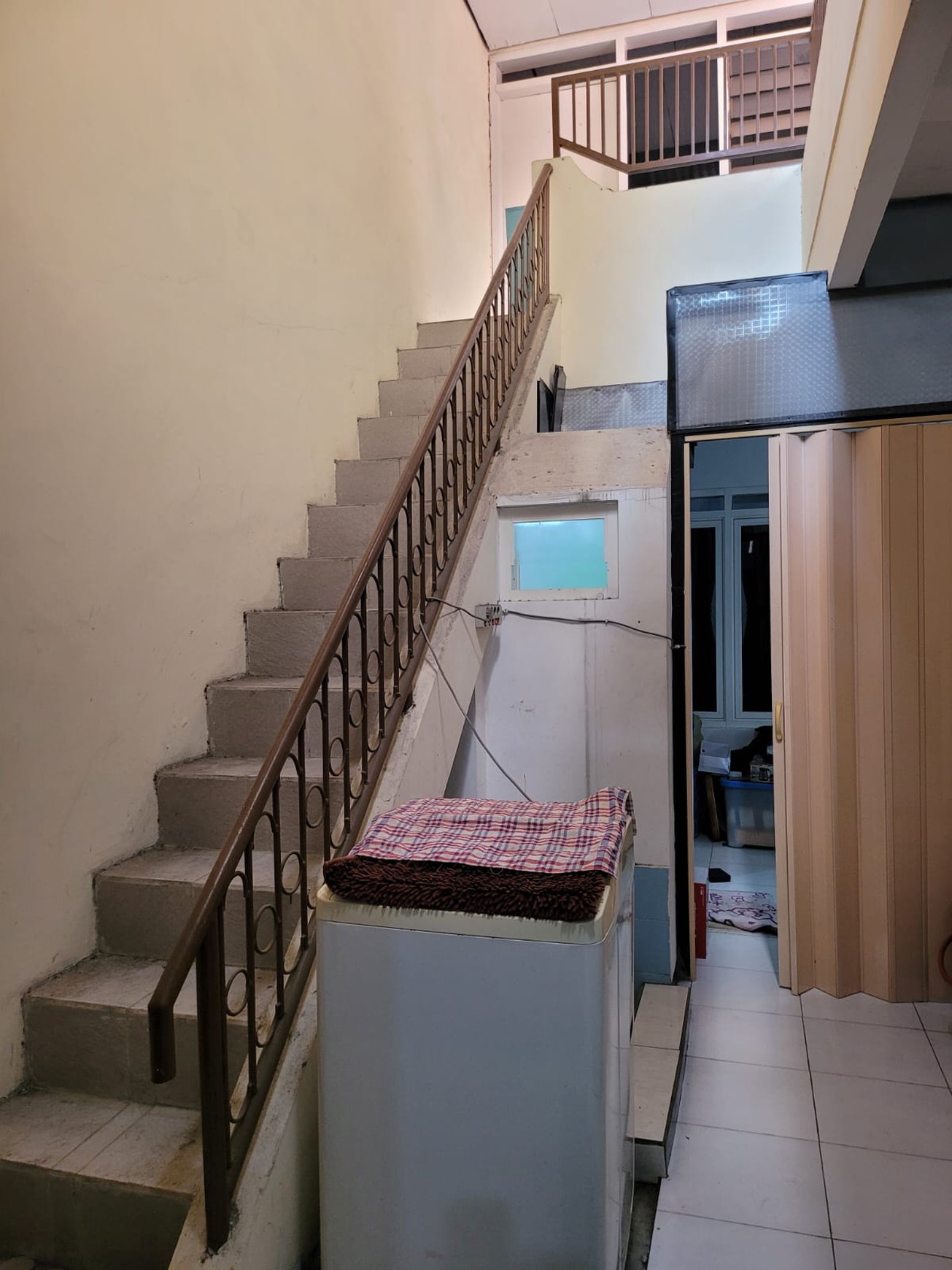 Rumah 7 Kamar Tidur di Rungkut Asri Timur Surabaya, Luas & Siap Huni