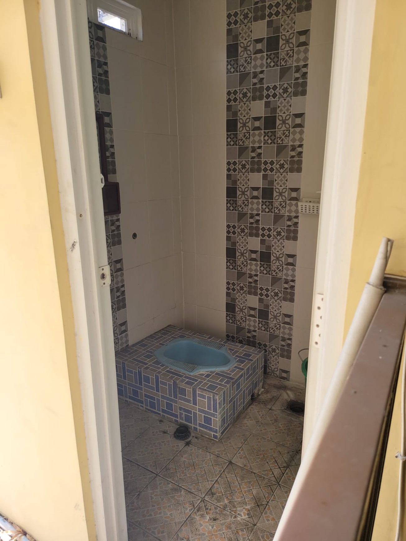 Rumah 7 Kamar Tidur di Rungkut Asri Timur Surabaya, Luas & Siap Huni