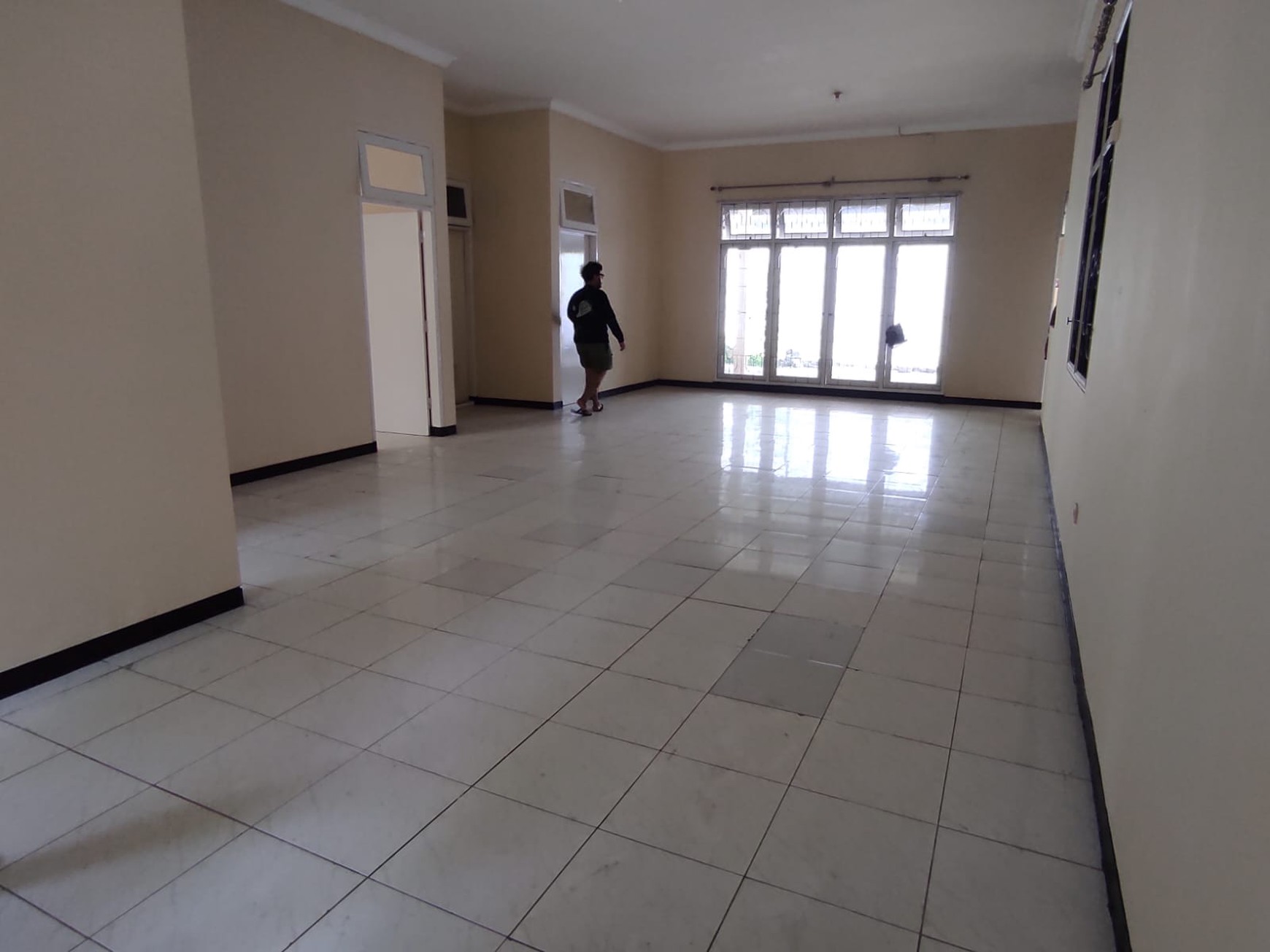 Rumah Luas Tenang Row Jalan Lebar Harga Spesial Rungkut, Surabaya