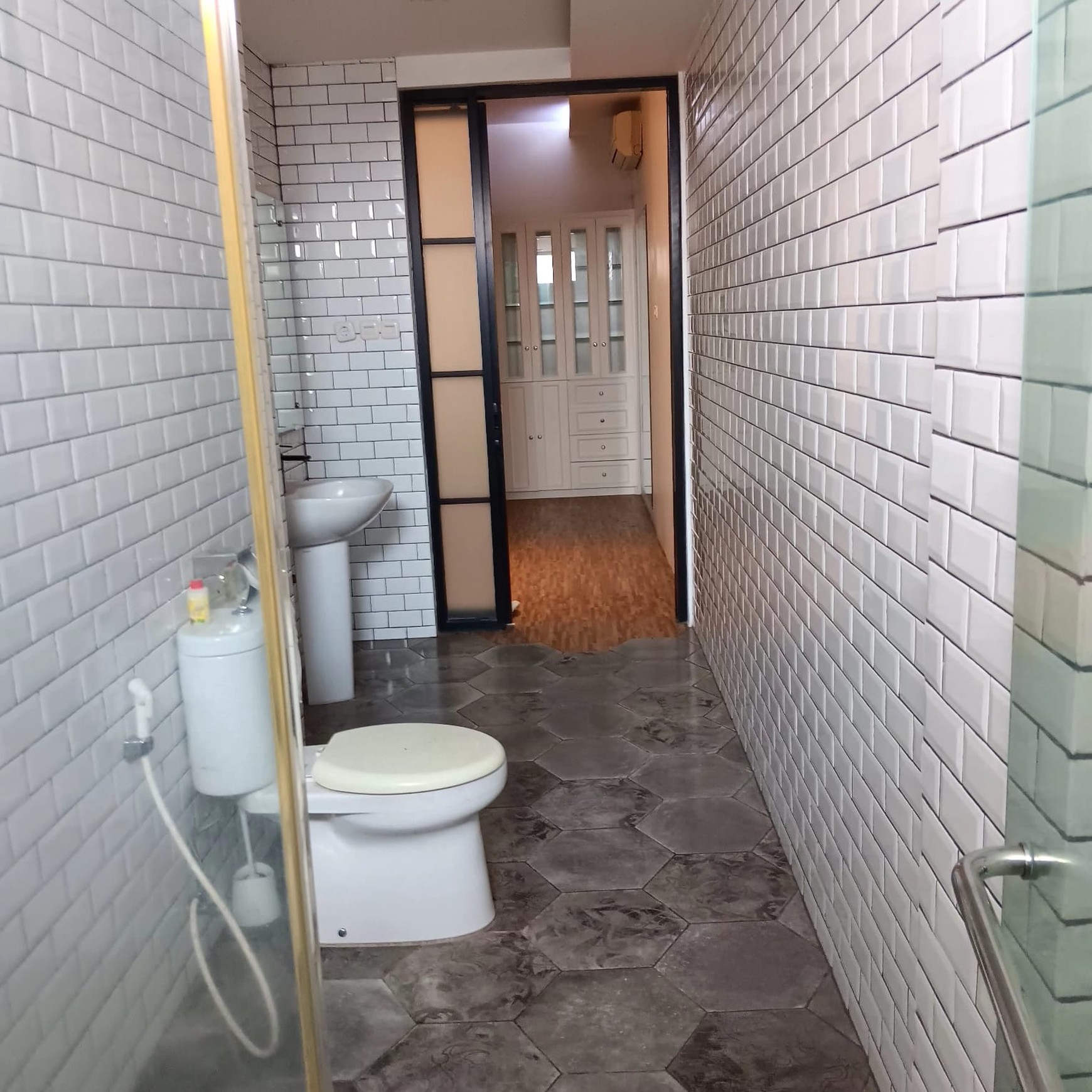 Dijual Mini Building Kawasan Commercial Lokasi Strategis Di Jl. Hang Lekir Raya