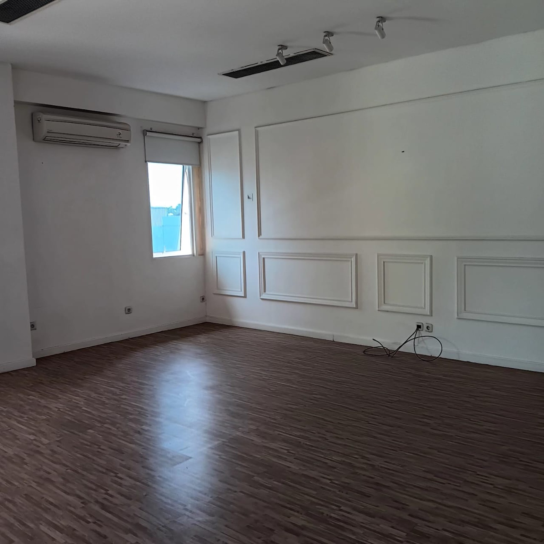 Dijual Mini Building Kawasan Commercial Lokasi Strategis Di Jl. Hang Lekir Raya