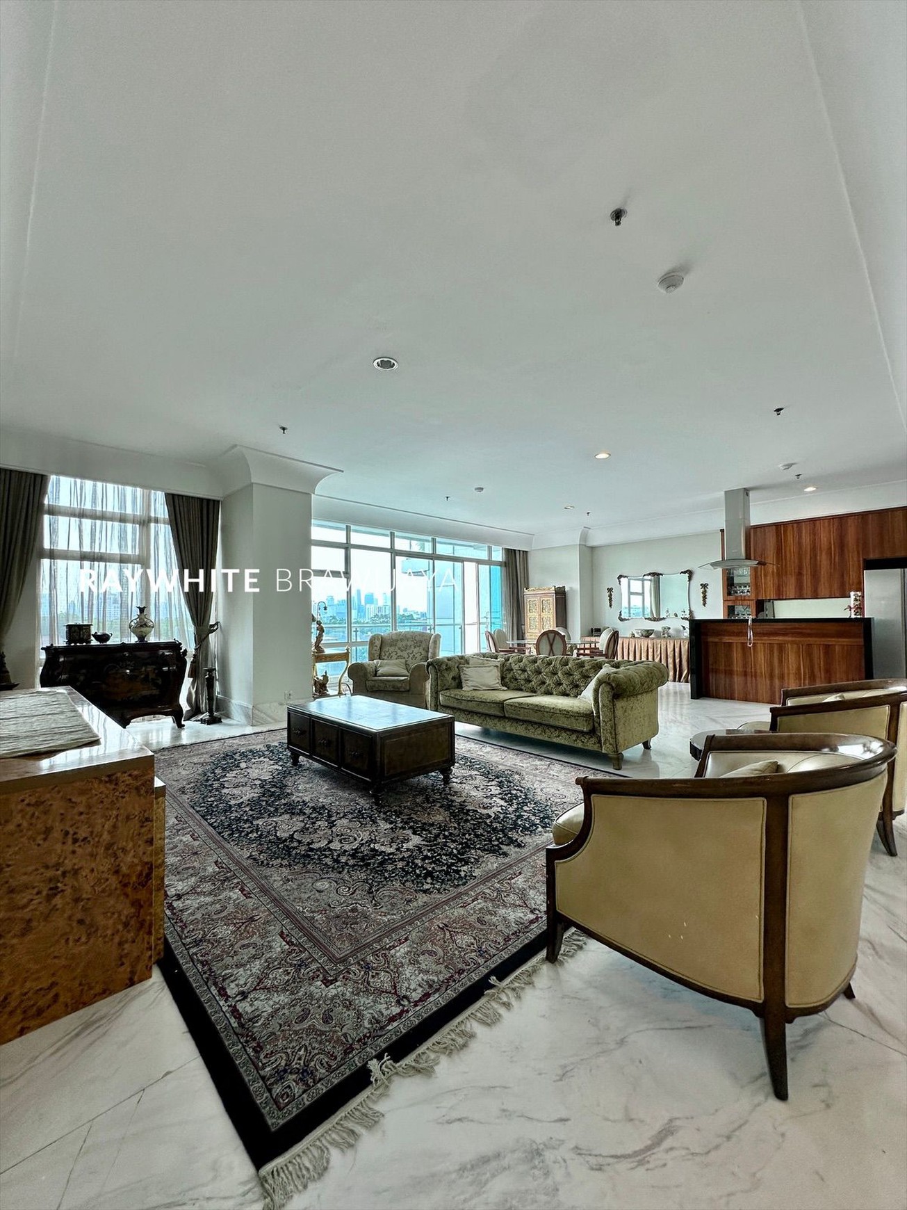 Essence Darmawangsa East Tower 4BR