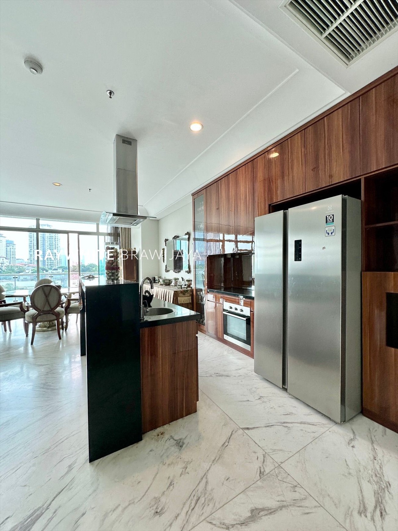 Essence Darmawangsa East Tower 4BR