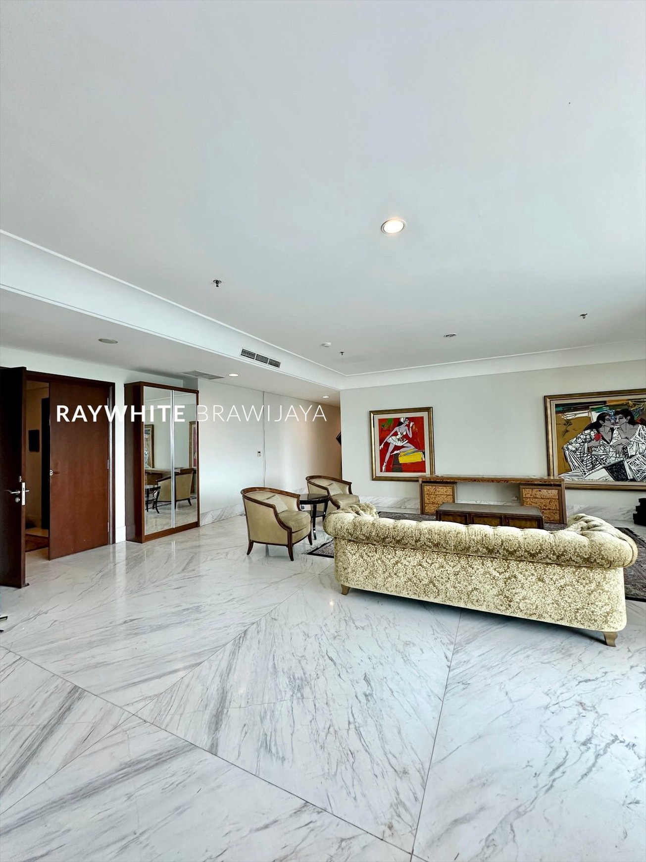 Essence Darmawangsa East Tower 4BR