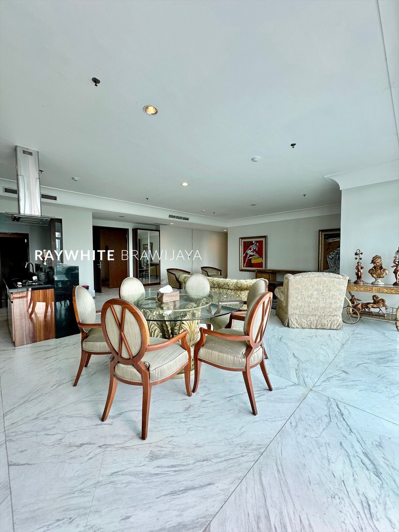 Essence Darmawangsa East Tower 4BR