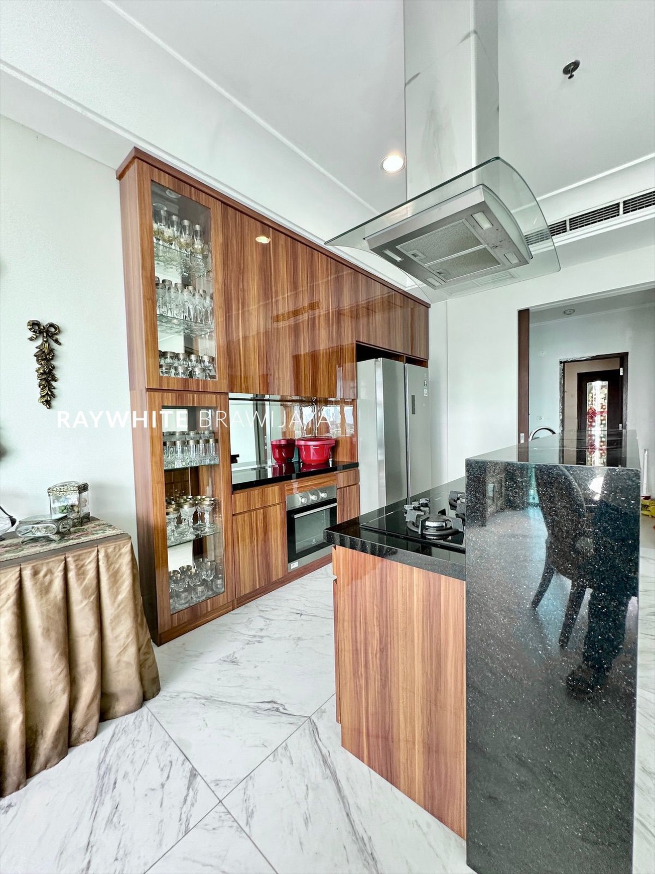 Essence Darmawangsa East Tower 4BR
