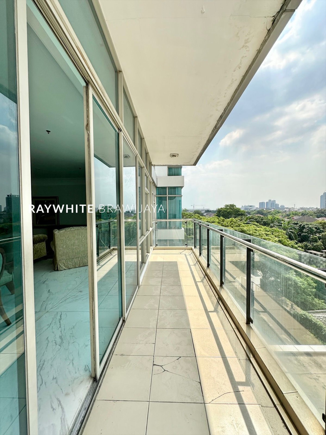 Essence Darmawangsa East Tower 4BR
