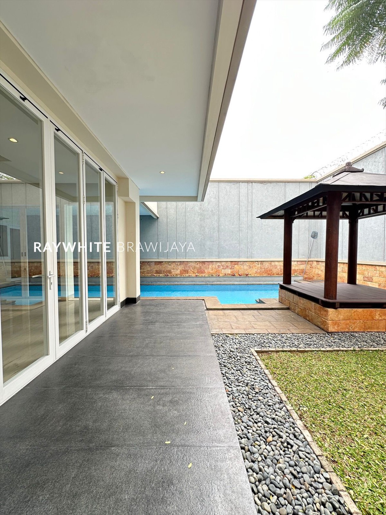 Townhouse Siap Huni Lingkungan Tenang Area Pejaten Barat