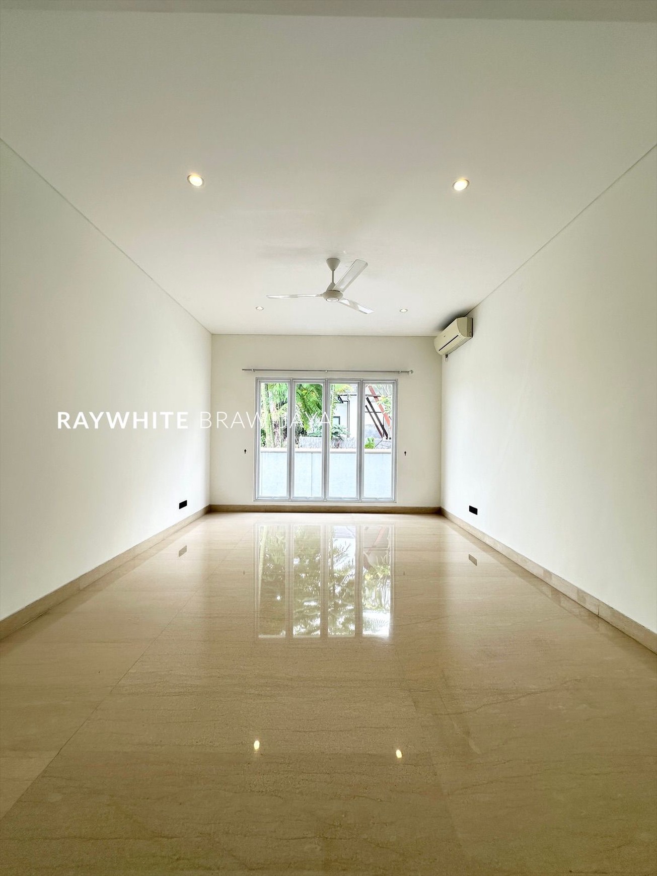 Townhouse Siap Huni Lingkungan Tenang Area Pejaten Barat
