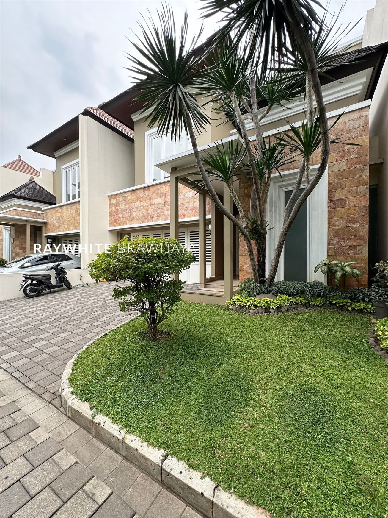 Townhouse Siap Huni Lingkungan Tenang Area Pejaten Barat