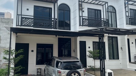 Rumah 2 Lantai di Perumahan Signature Cibubur