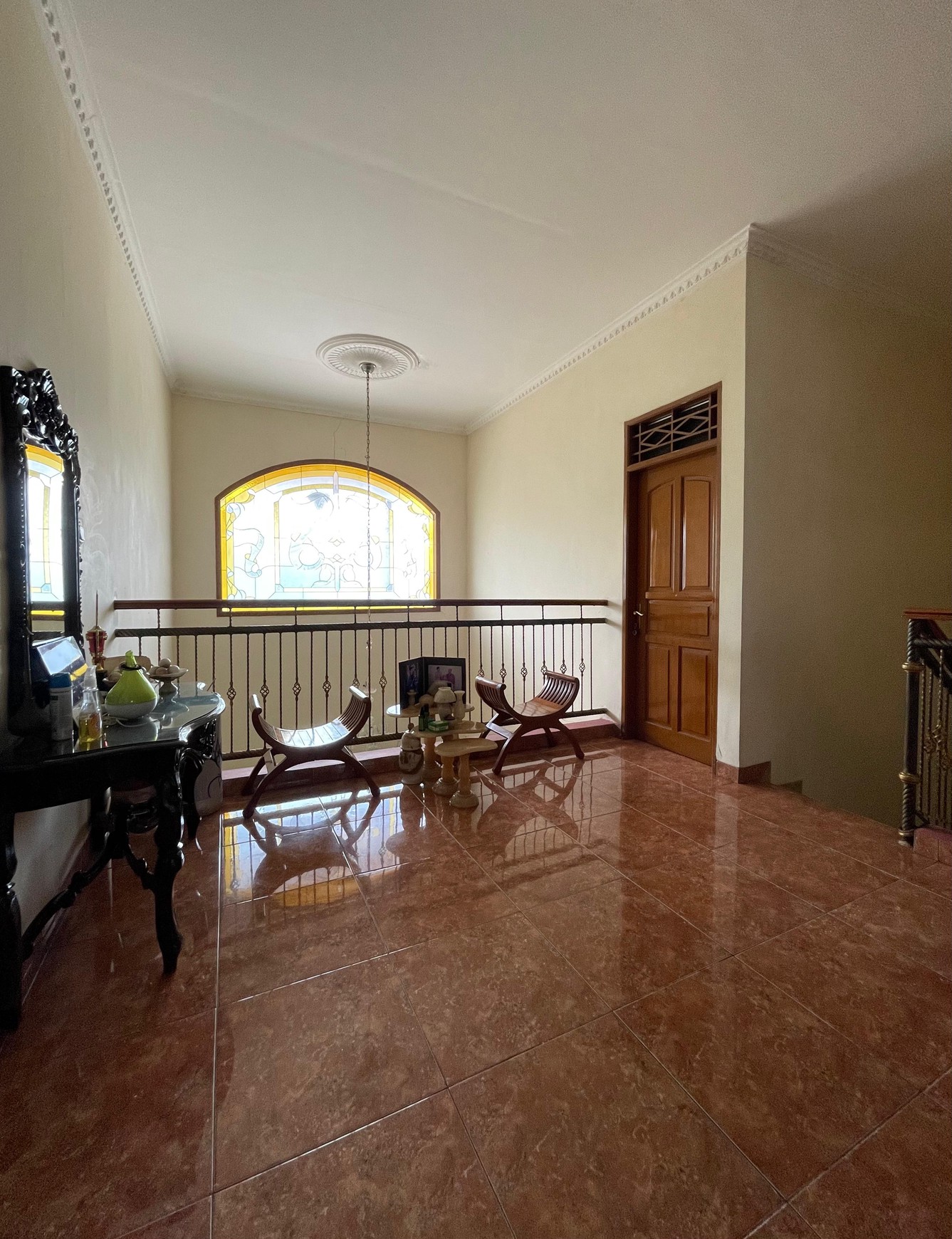 Rumah 2 Lantai di BSD City Siap Huni Bagus Siap Huni dengan kT 5+1 KM 3+1 Surat SHM