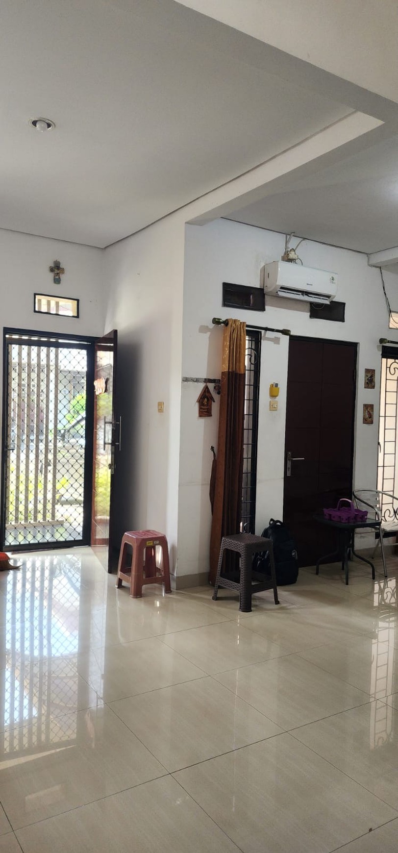 Dijual Rumah Sidoarjo Mewah Semi Furnish Puri Surya Jaya Gedangan