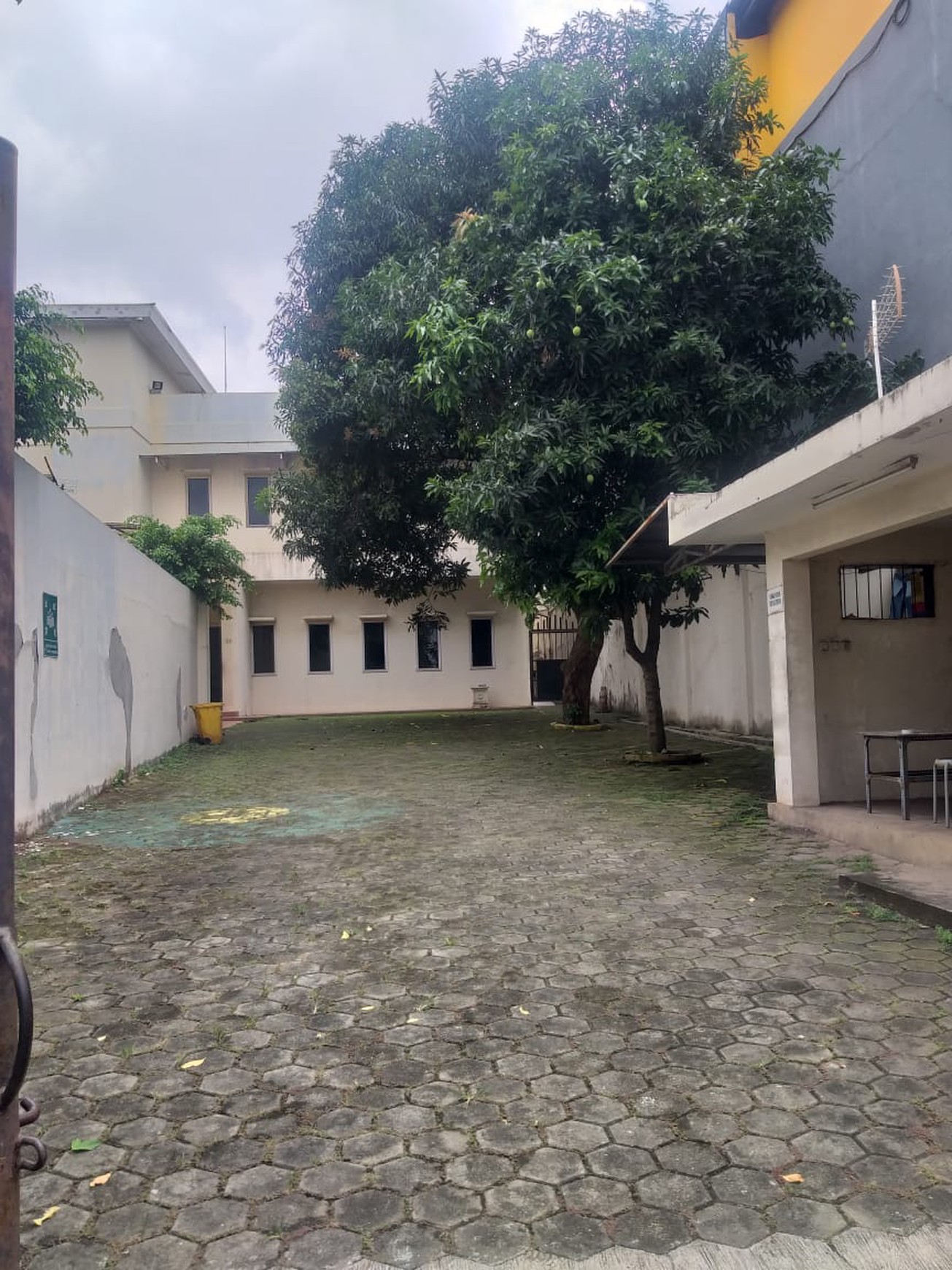 Ampera ragunan pertanian raya luas 1098  kantor dekat busway