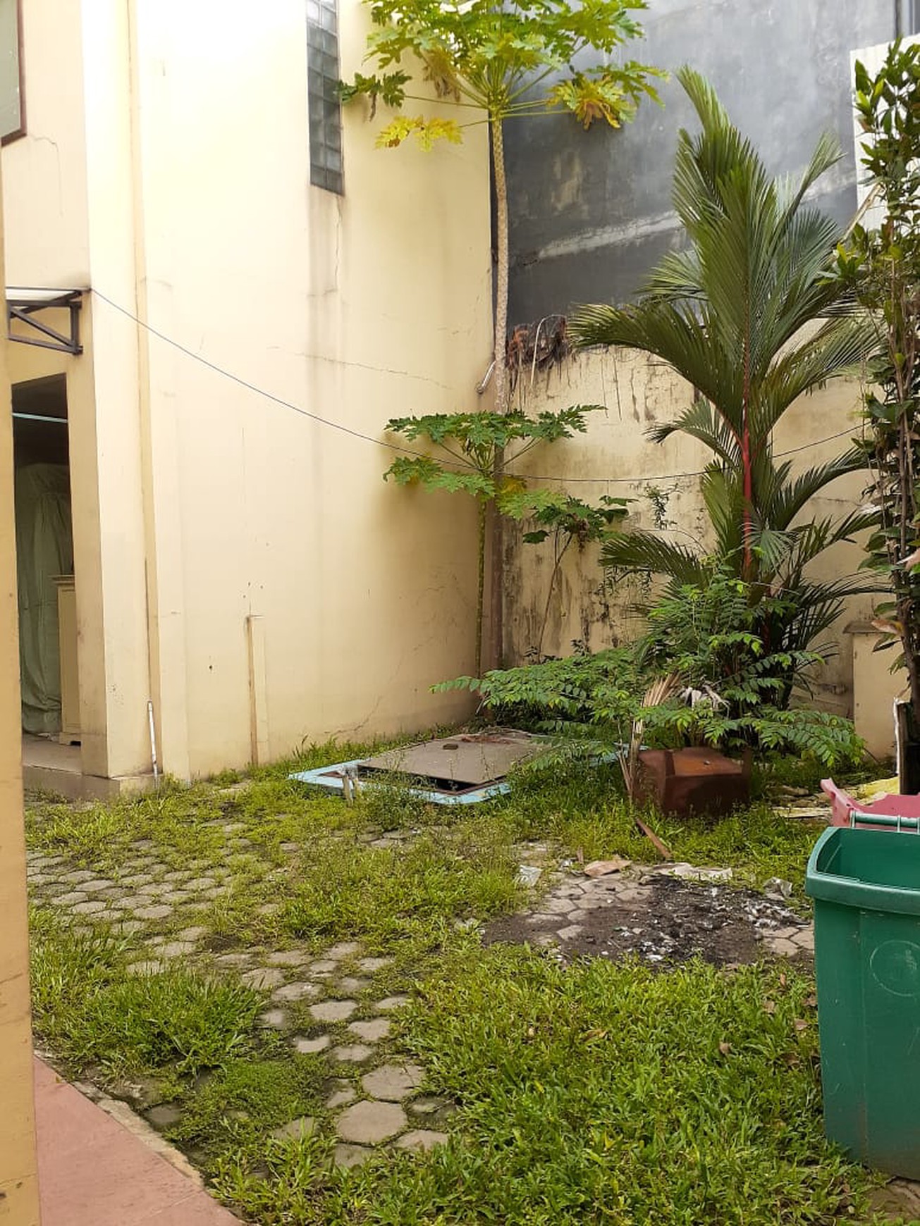 Ampera ragunan pertanian raya luas 1098  kantor dekat busway