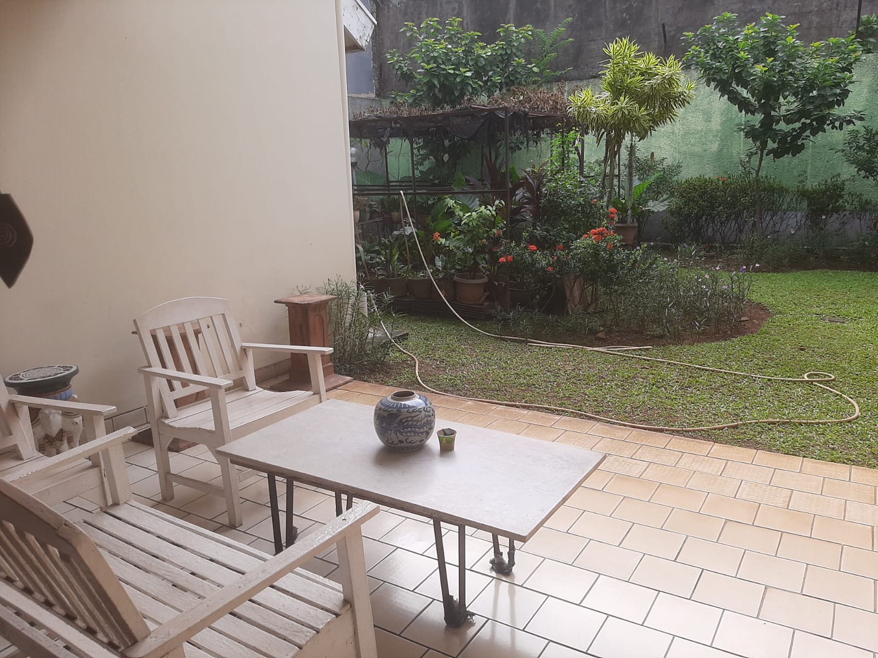 Rumah nyaman di Pondok Indah dekat ke Pondok Indah mall.